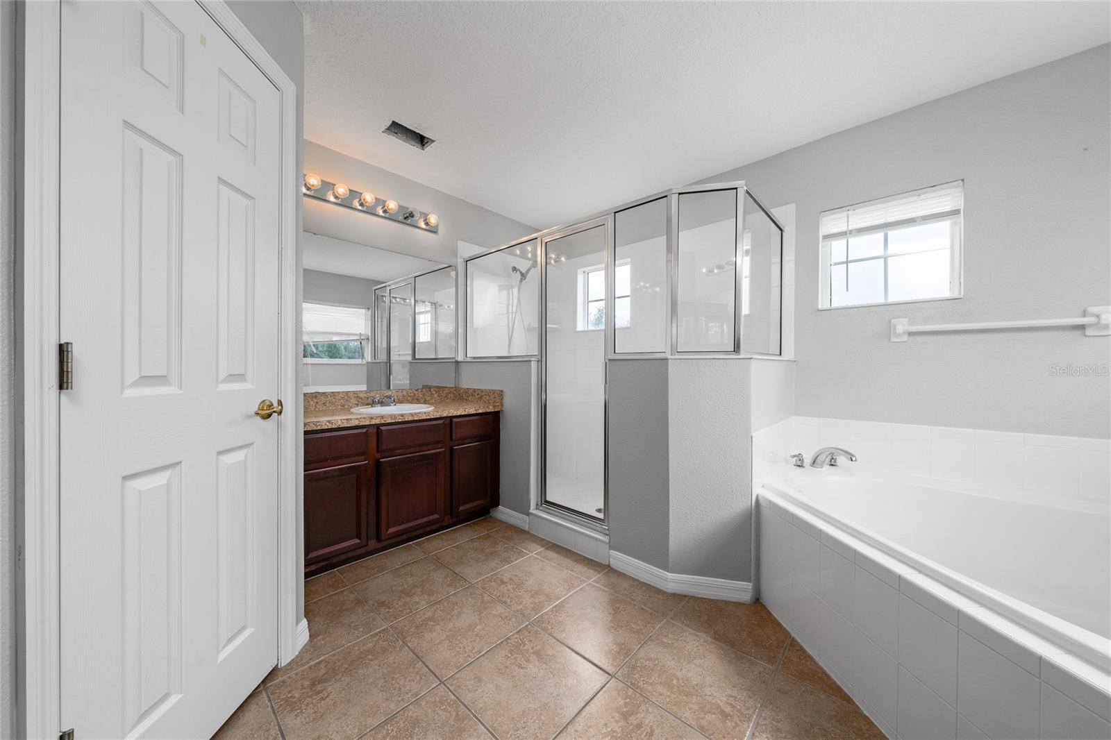 Image 18 of 30 For 1755 Plantation Oak Drive