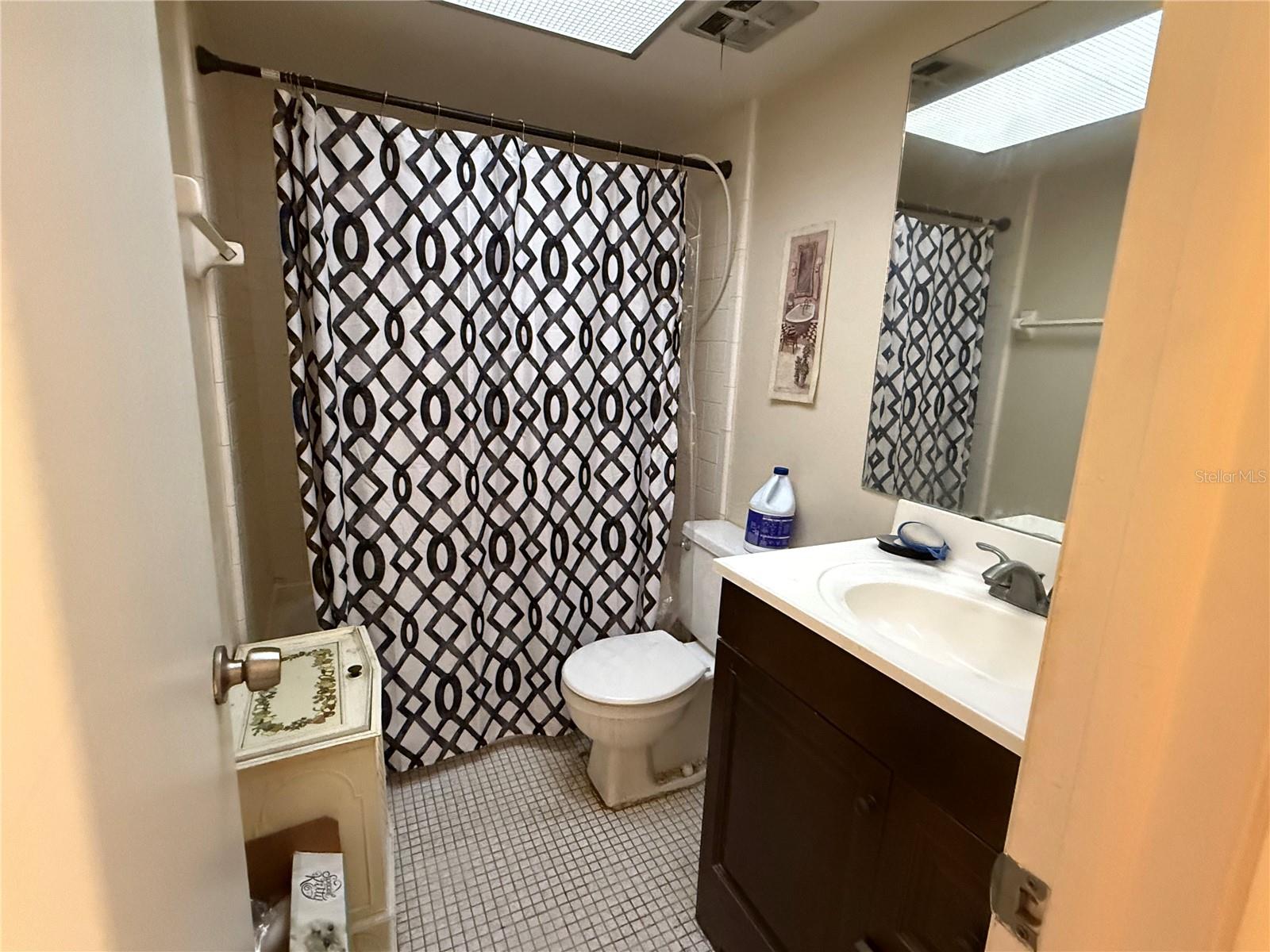 Image 5 of 12 For 4725 Avon Court