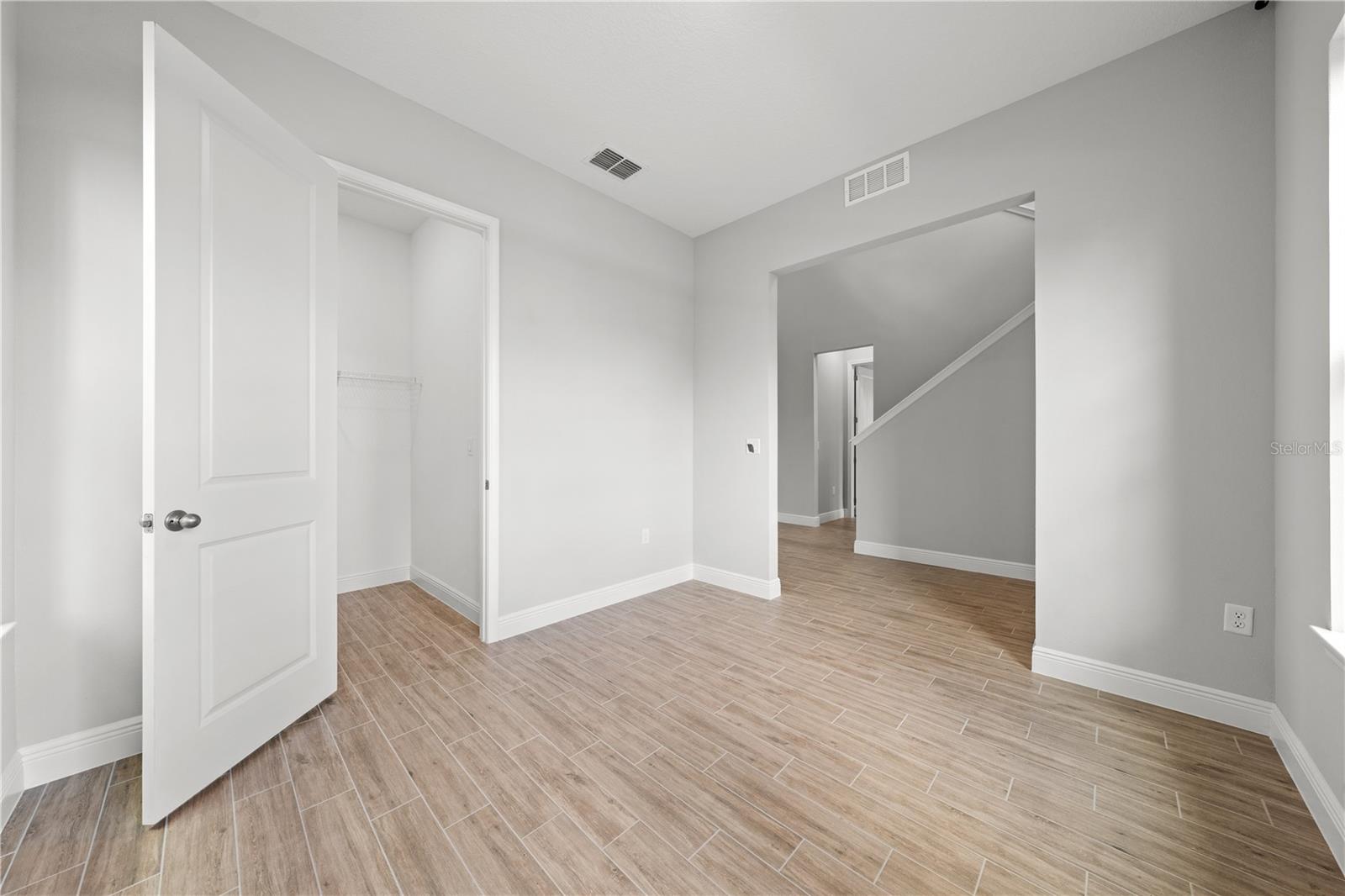 Image 11 of 60 For 10657 Marconi Avenue