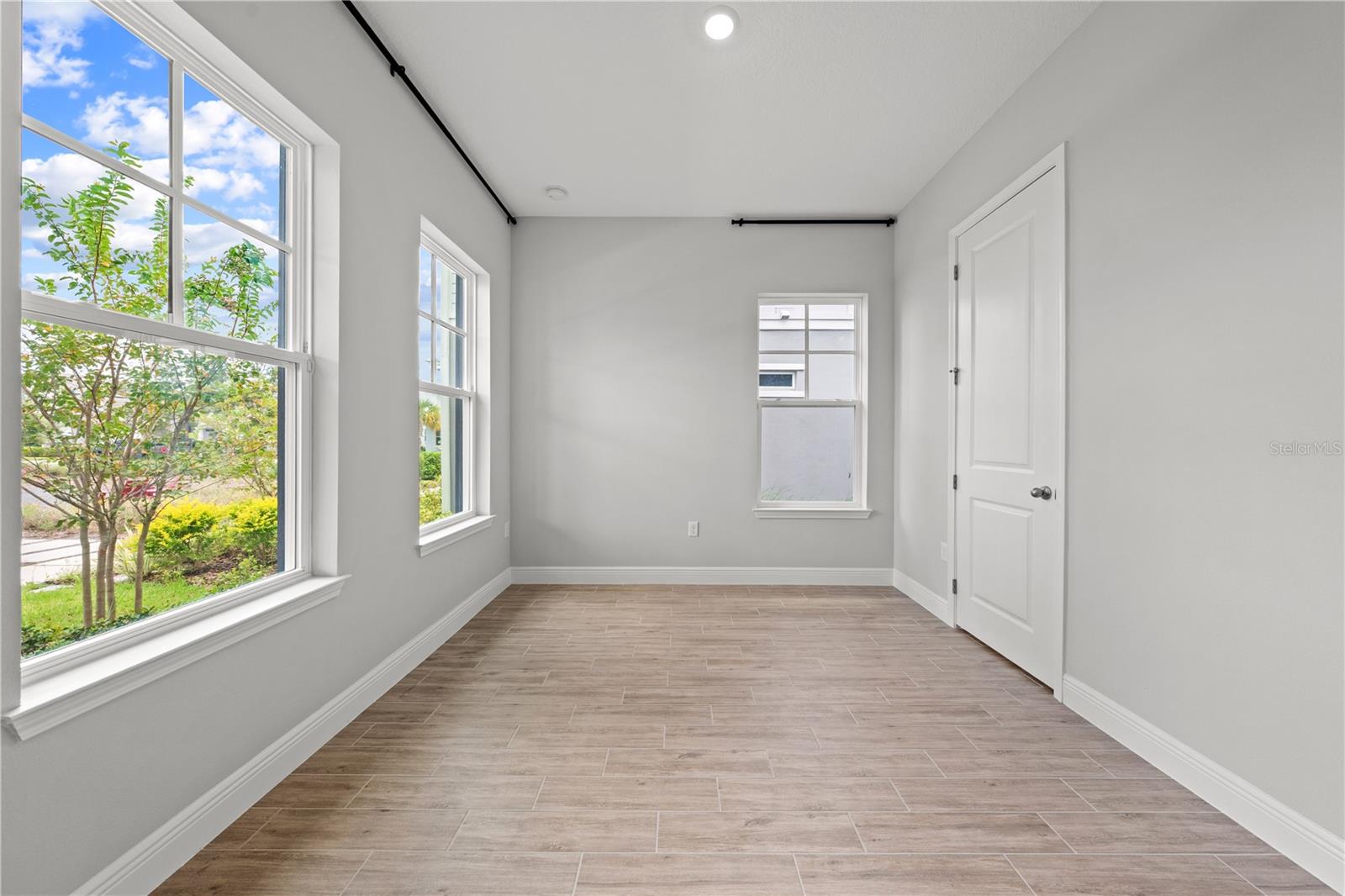 Image 12 of 60 For 10657 Marconi Avenue