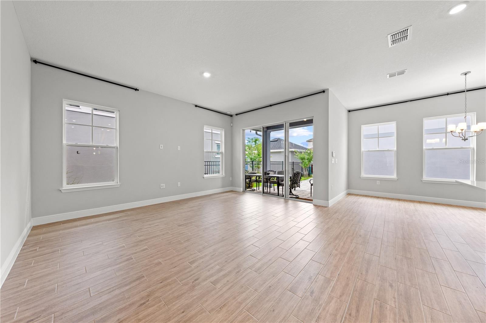Image 16 of 60 For 10657 Marconi Avenue