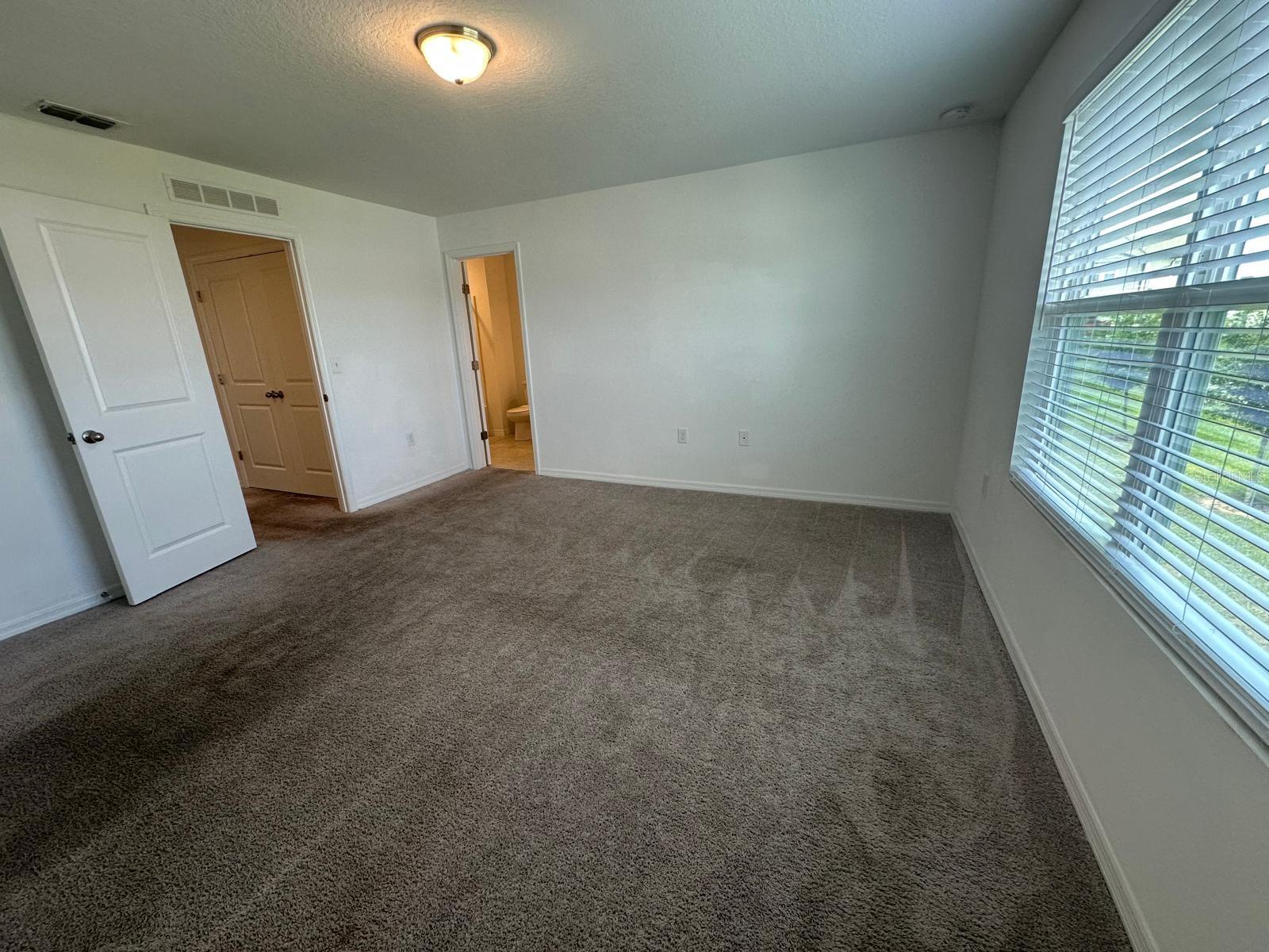 Image 21 of 61 For 118 Mandovi Street