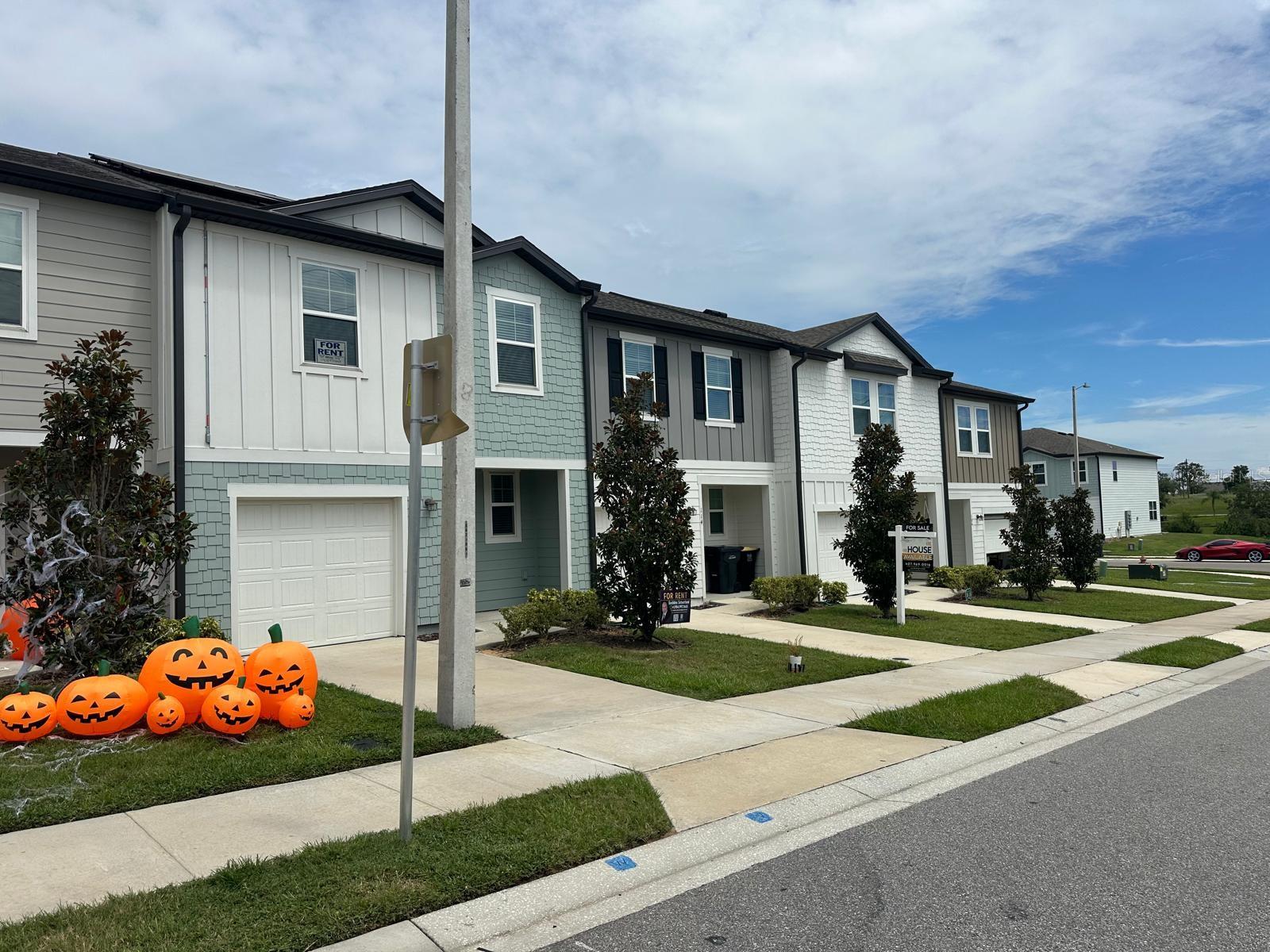 Image 3 of 61 For 118 Mandovi Street