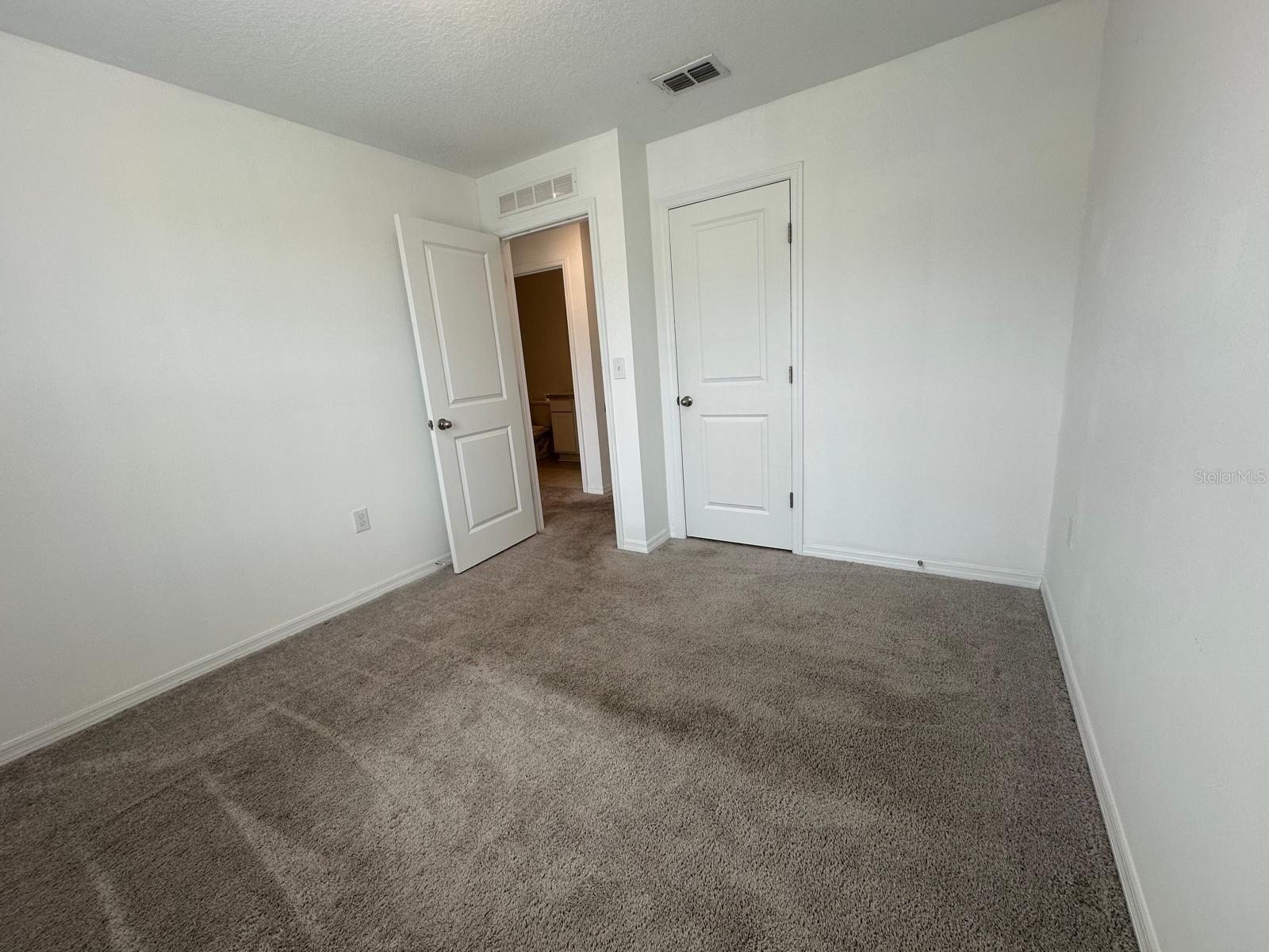 Image 32 of 61 For 118 Mandovi Street