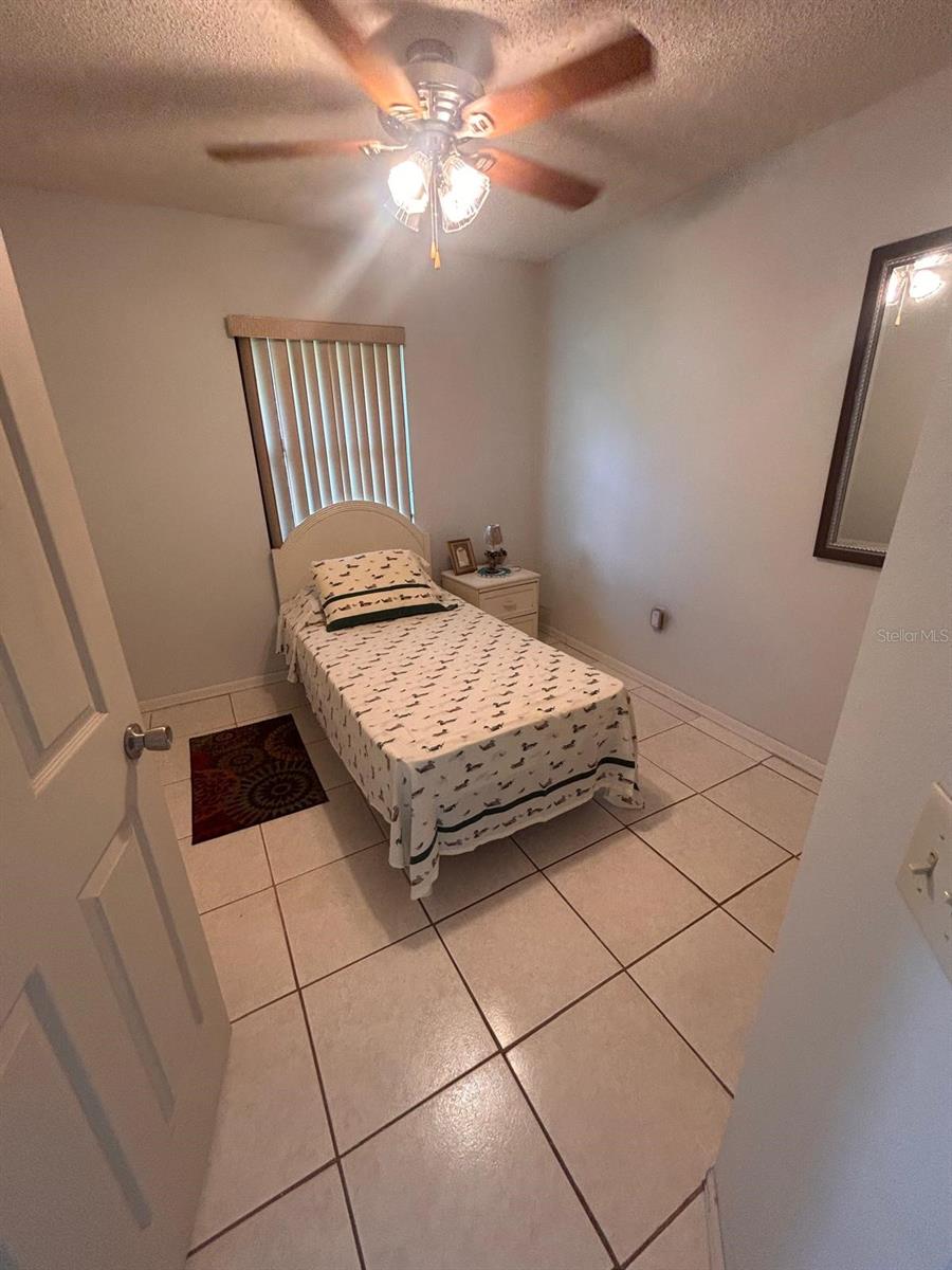 Image 12 of 19 For 470 Daisy Way