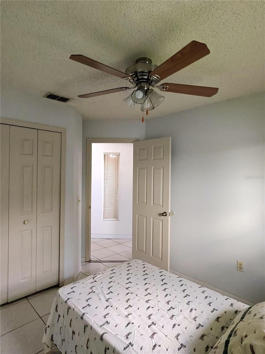 Image 15 of 19 For 470 Daisy Way