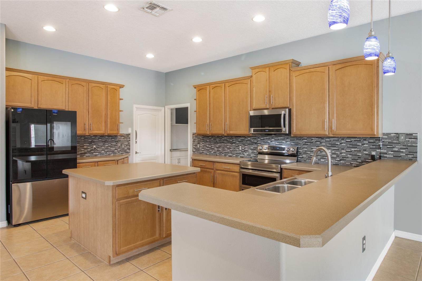 Image 19 of 57 For 518 Grand Reserve Drive