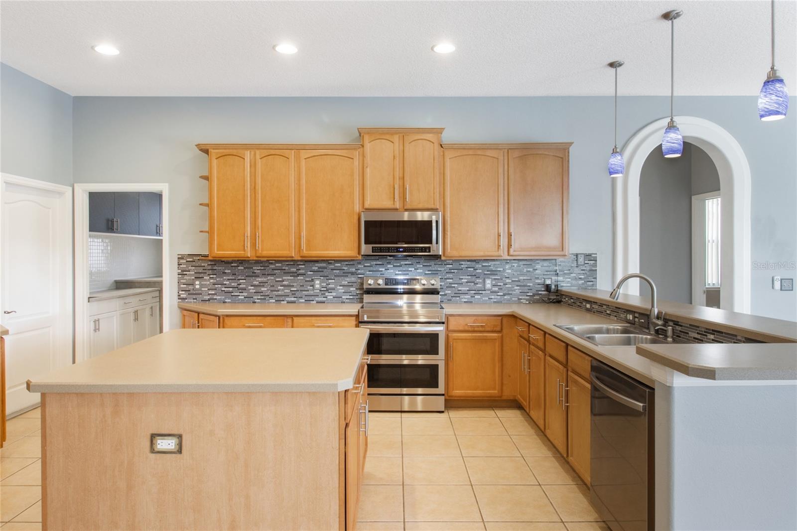 Image 20 of 57 For 518 Grand Reserve Drive