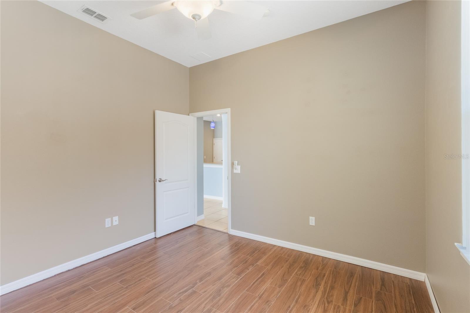 Image 37 of 57 For 518 Grand Reserve Drive