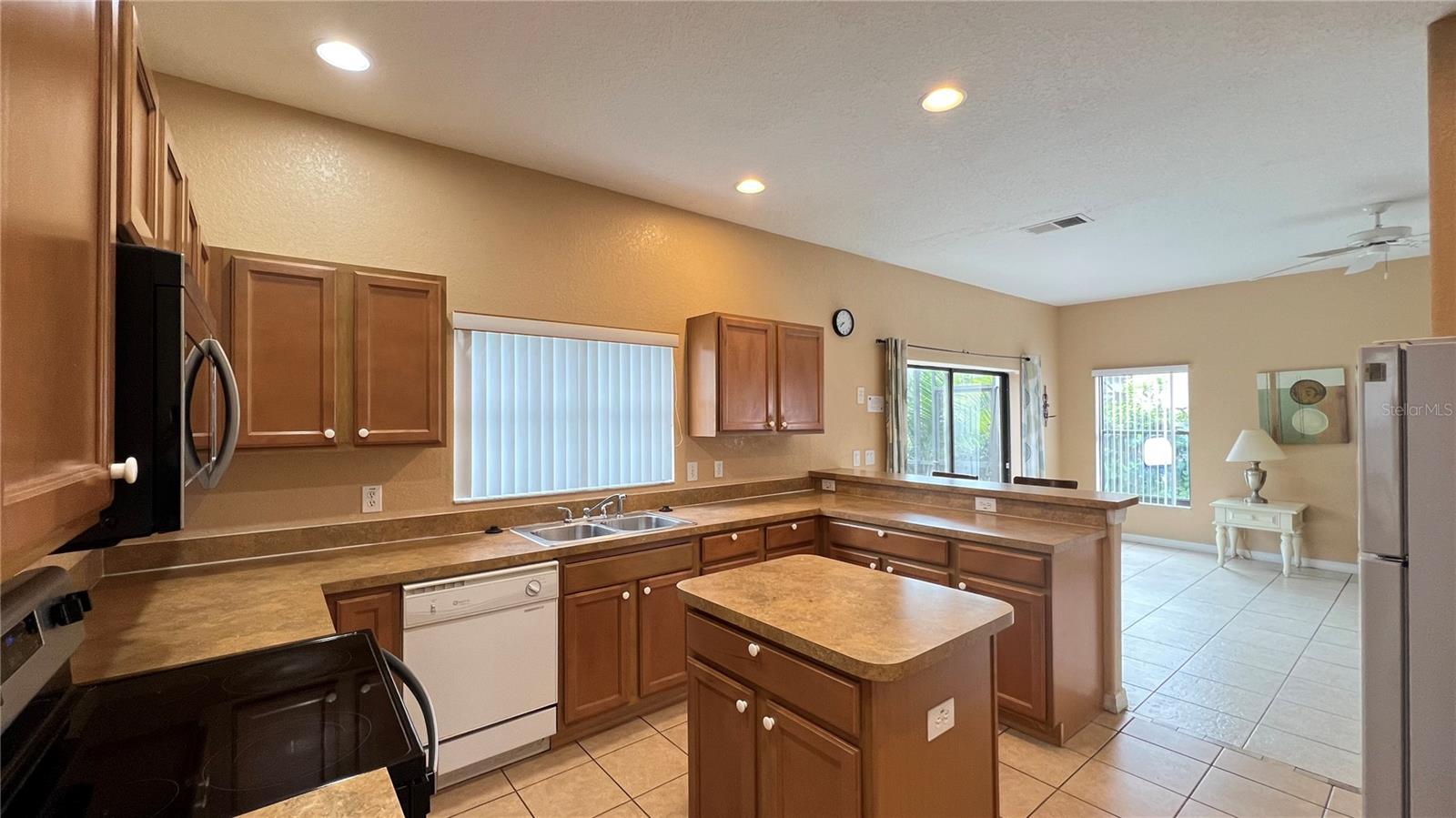 Image 15 of 45 For 16648 Caribbean Breeze Way