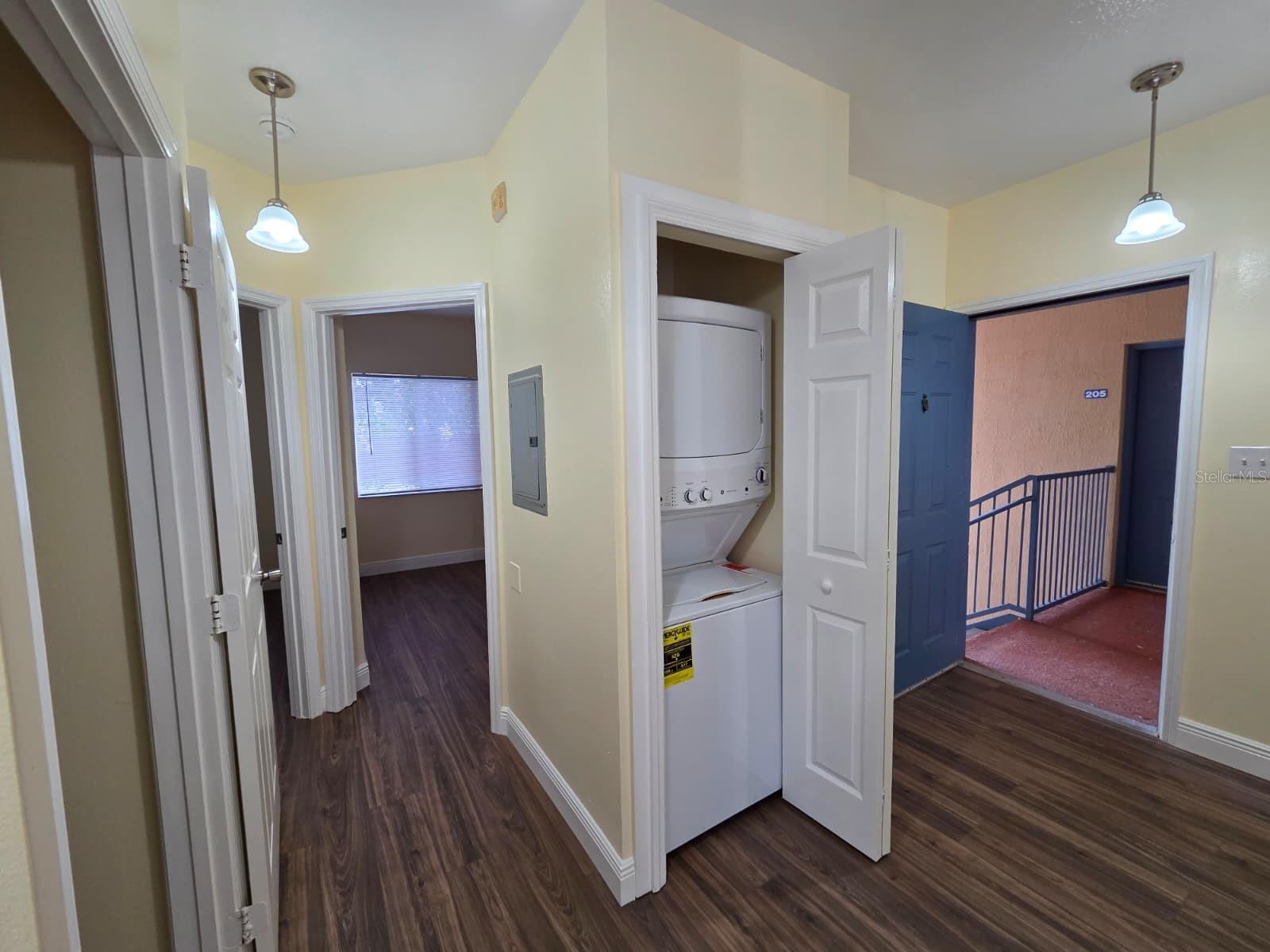 Image 2 of 16 For 515 Villa Del Sol Lane 206