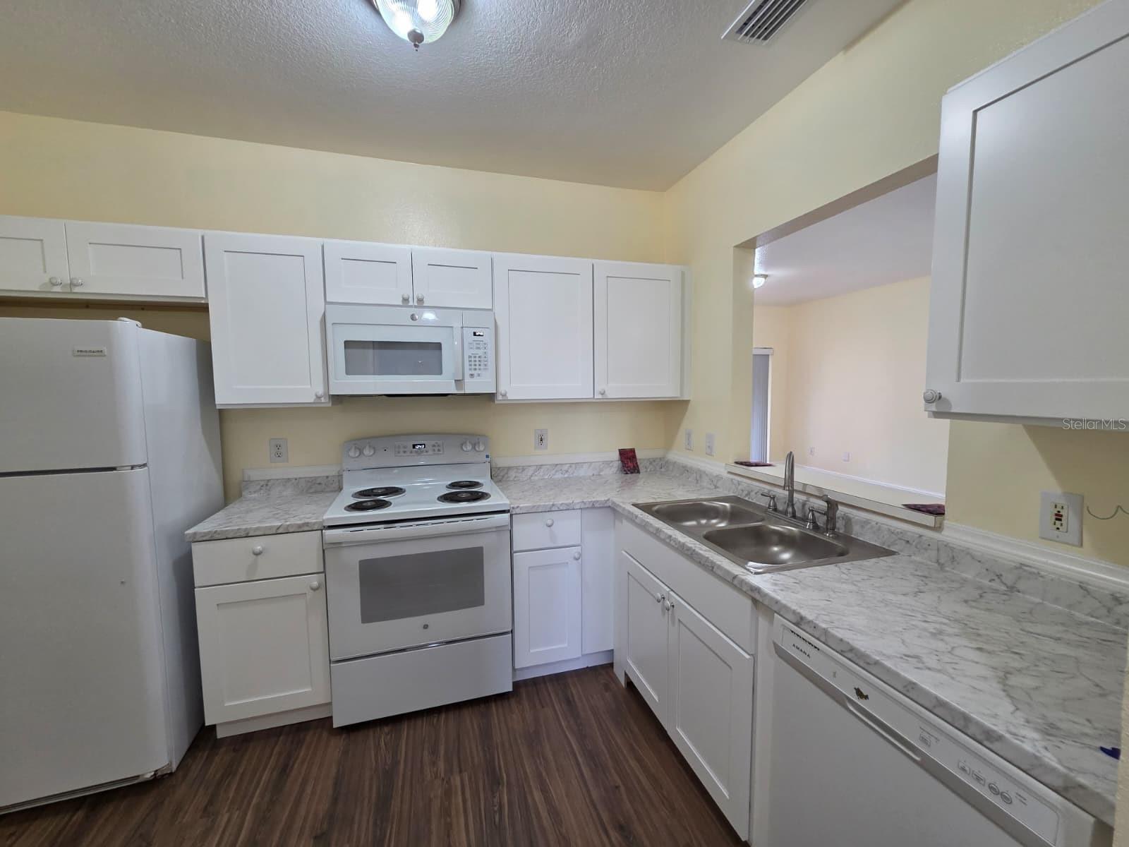 Image 4 of 16 For 515 Villa Del Sol Lane 206