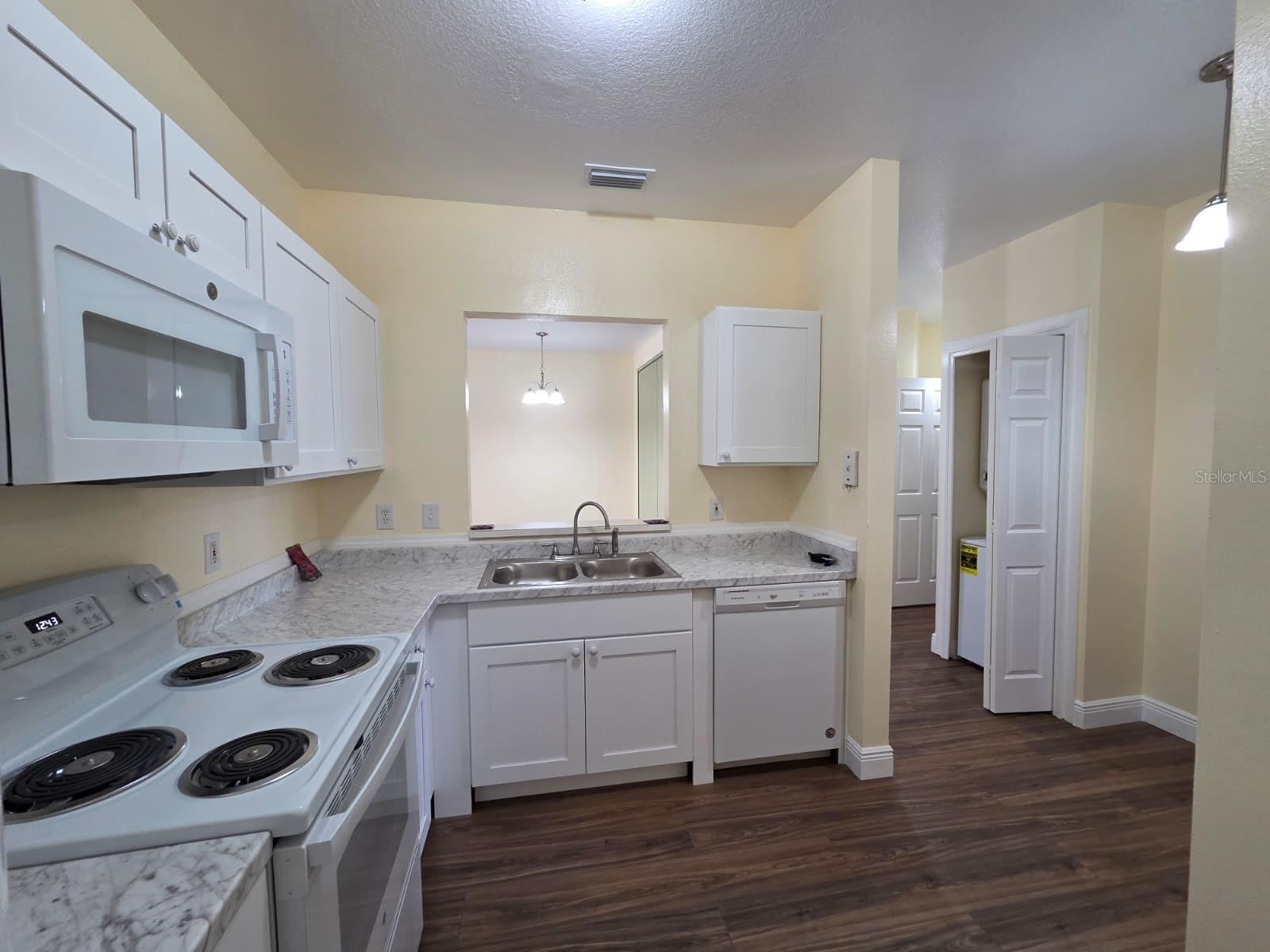 Image 5 of 16 For 515 Villa Del Sol Lane 206
