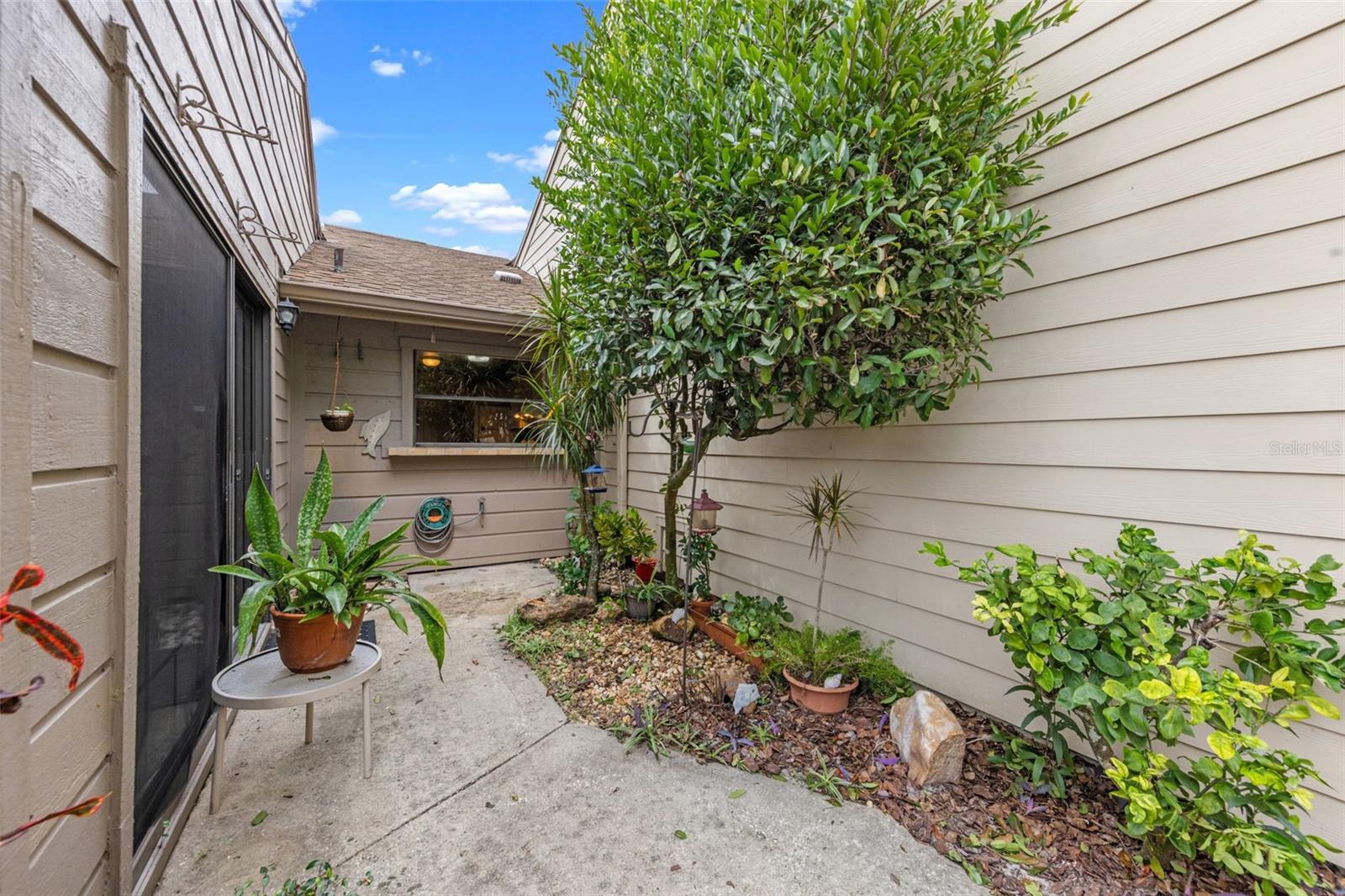Image 17 of 20 For 1221 Park Green Place