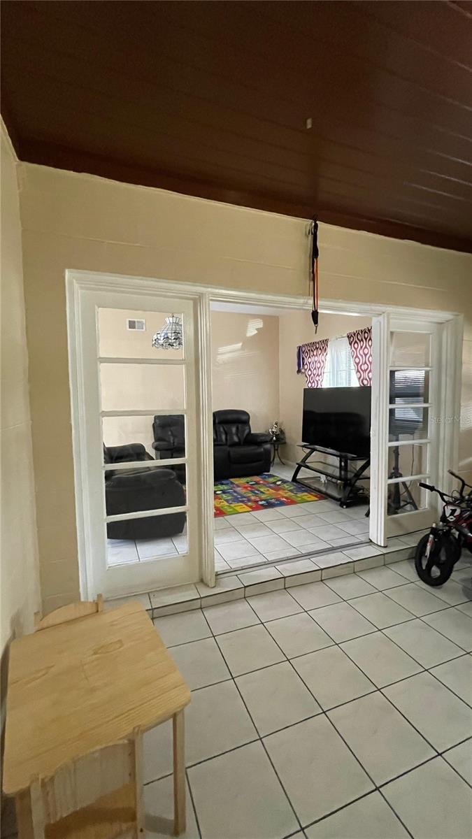 Image 12 of 21 For 51 Linden Drive