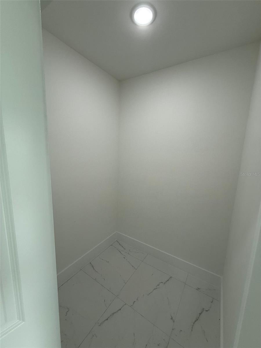 Image 11 of 24 For 937 Grant Boulevard