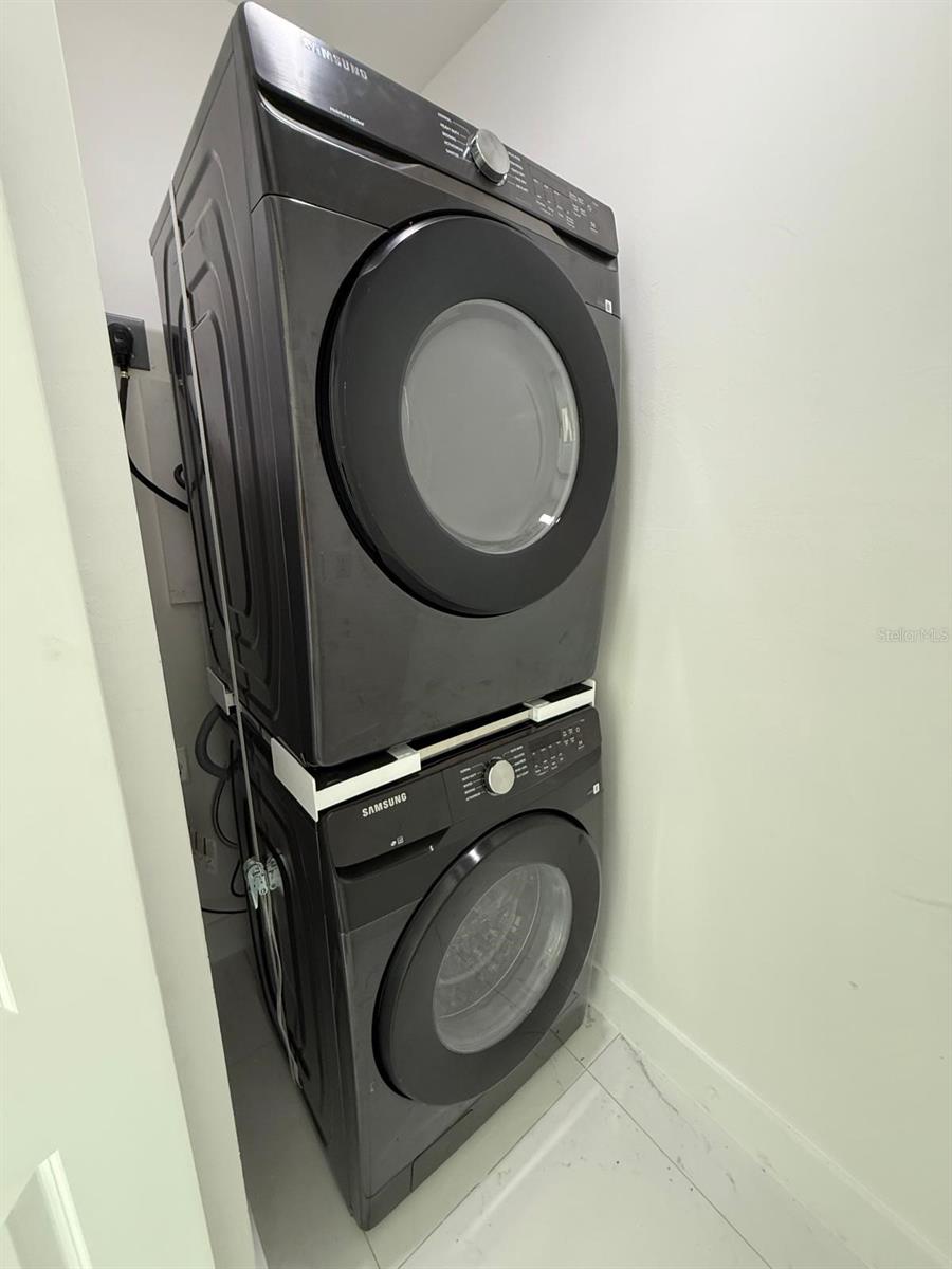 Image 19 of 24 For 937 Grant Boulevard