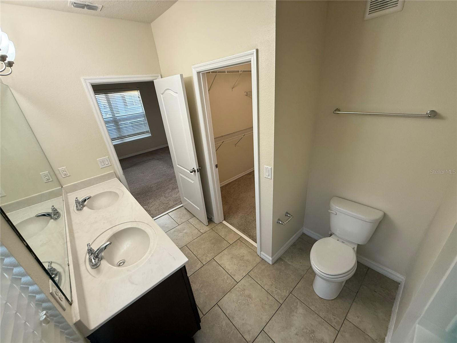 Listing photo id 27 for 6568 Goldenrod Road A