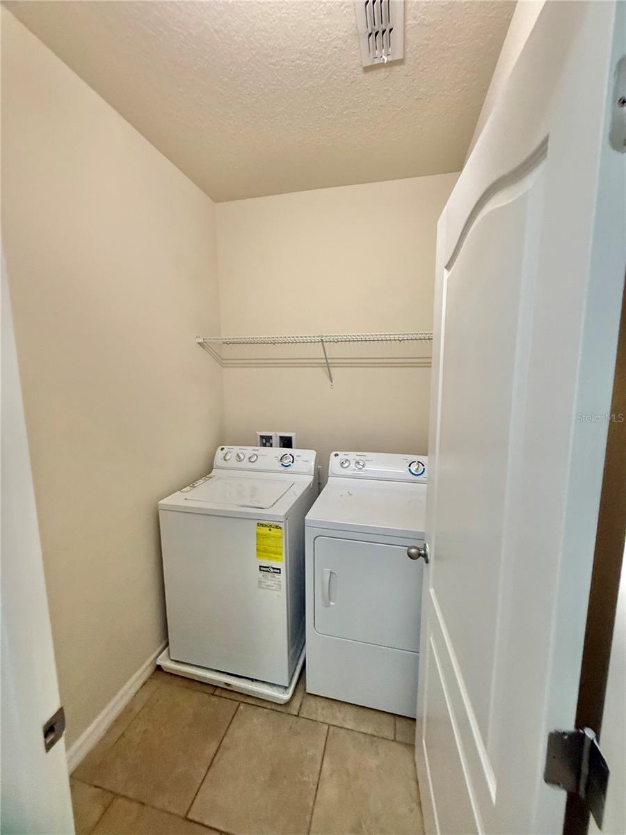 Listing photo id 31 for 6568 Goldenrod Road A