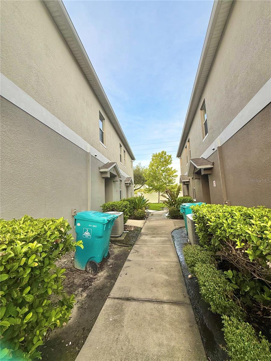 Listing photo id 6 for 6568 Goldenrod Road A