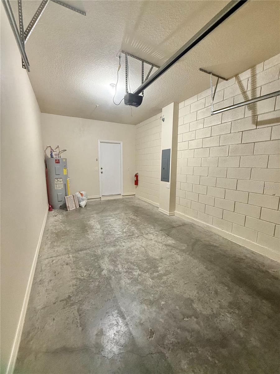 Listing photo id 7 for 6568 Goldenrod Road A