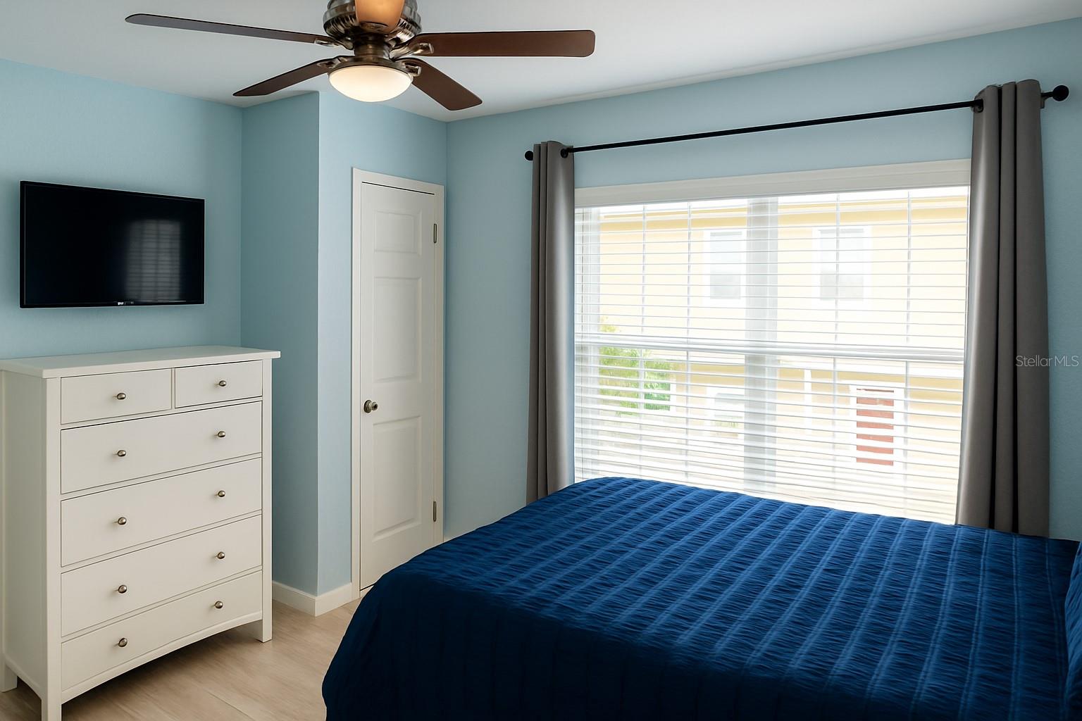 Image 5 of 9 For 4600 Yellowgold Road W 104