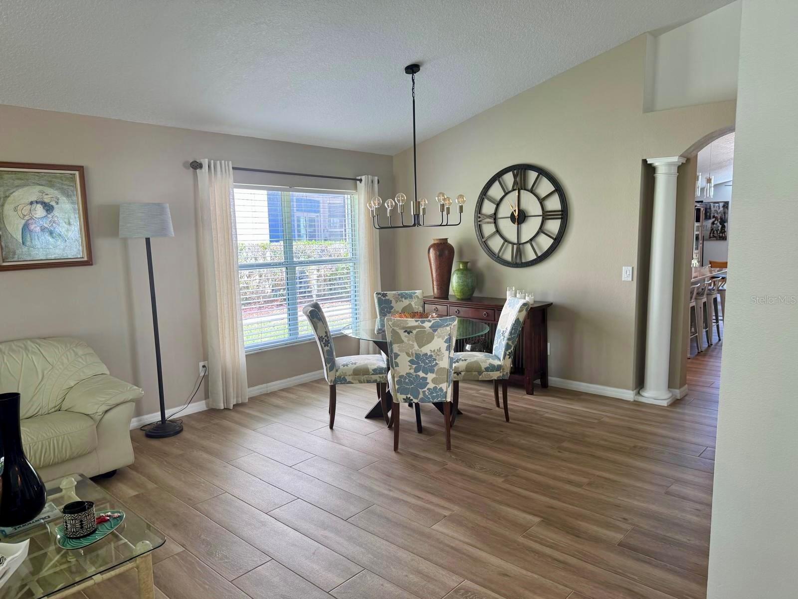 Image 4 of 26 For 13607 Budworth Circle