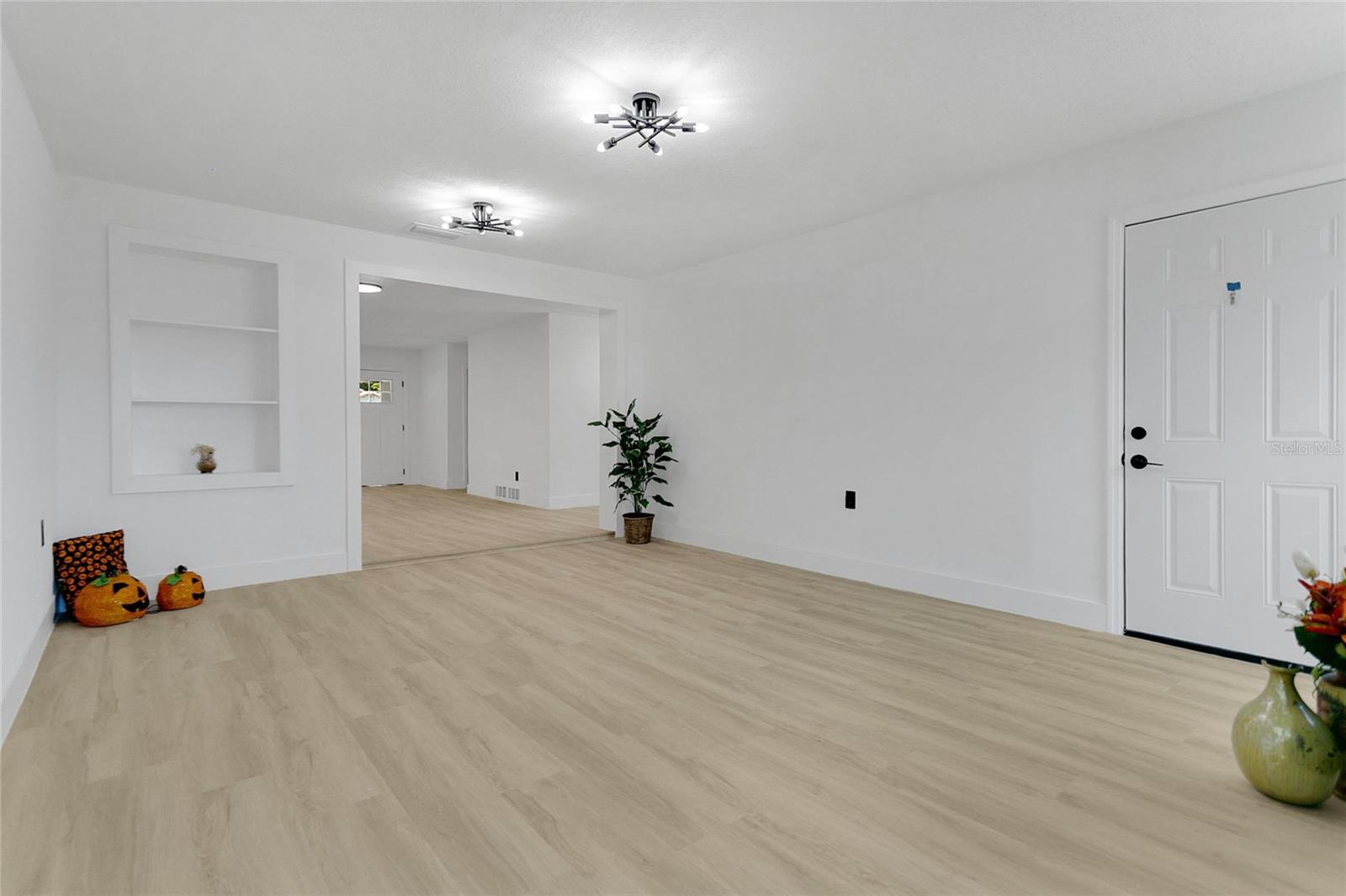 Image 6 of 28 For 325 Burleigh Avenue