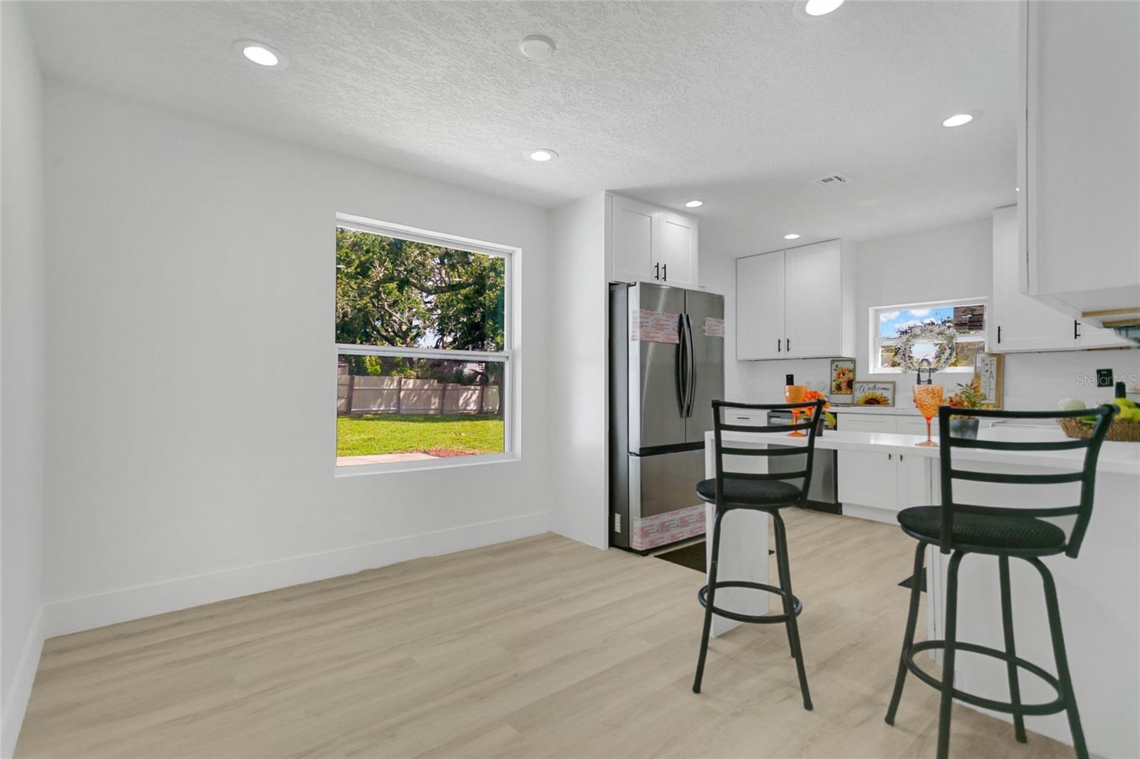 Image 7 of 28 For 325 Burleigh Avenue