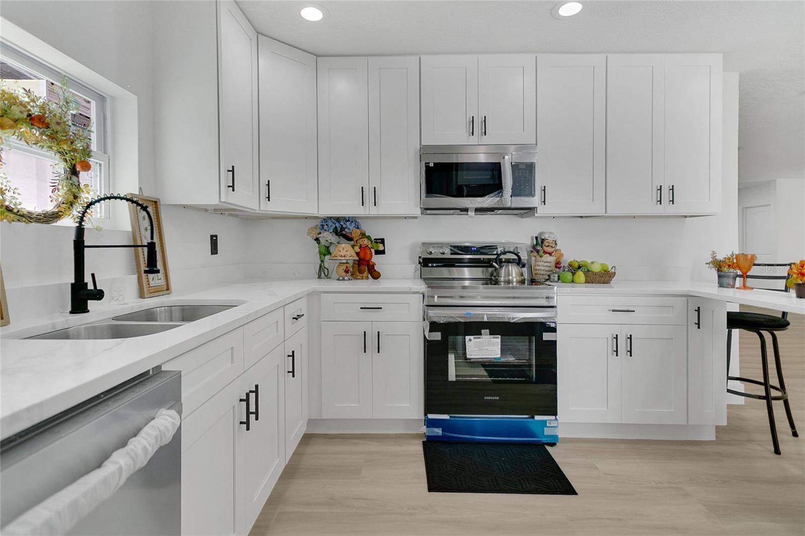 Image 9 of 28 For 325 Burleigh Avenue