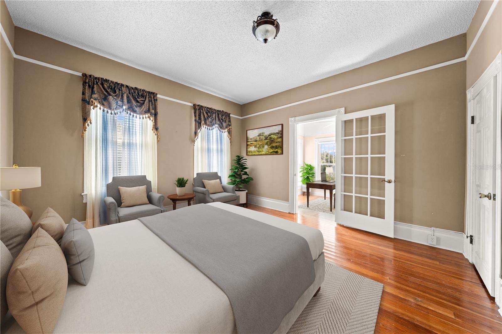 Image 11 of 100 For 212 Clyde Avenue