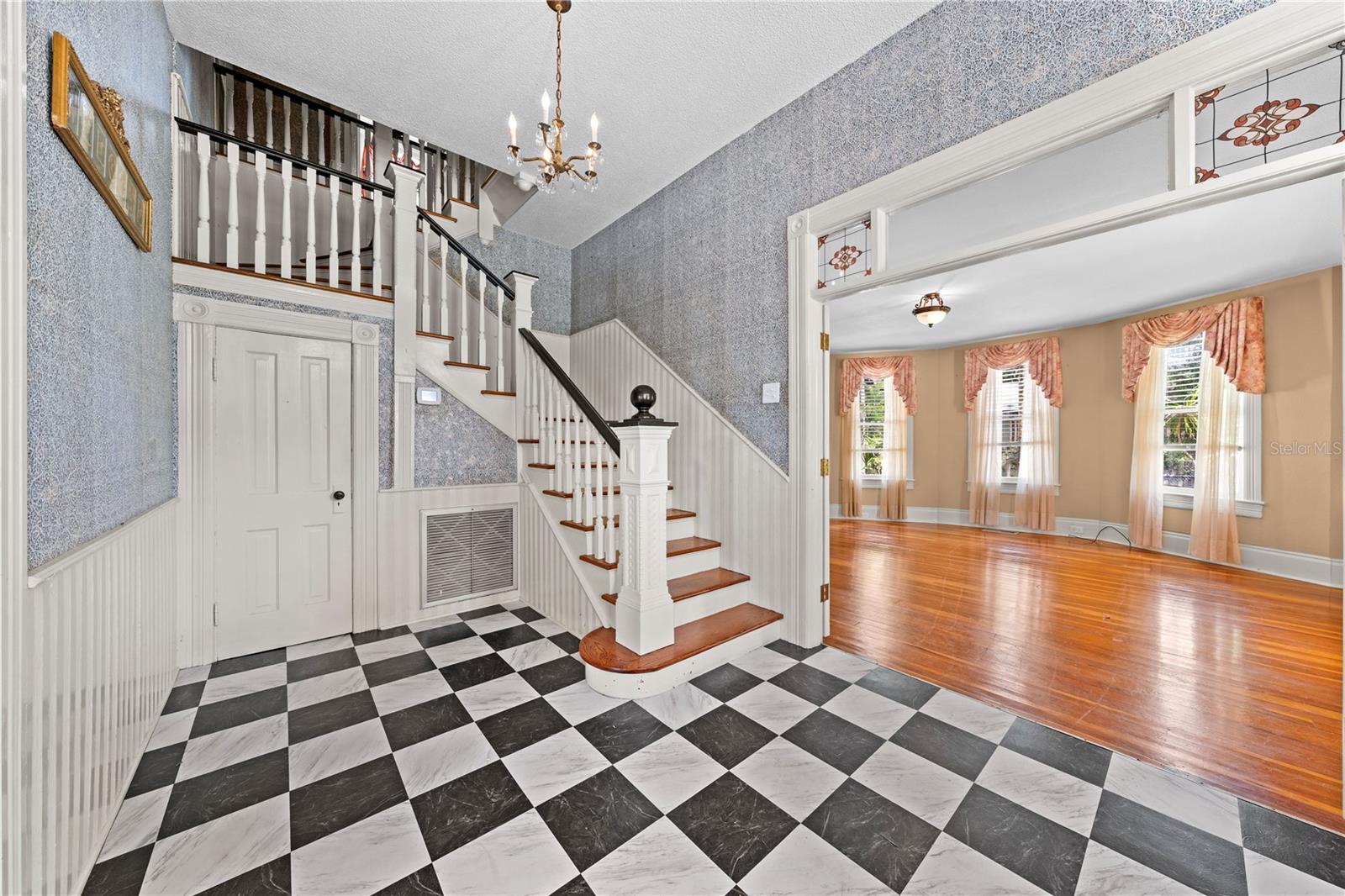 Image 14 of 100 For 212 Clyde Avenue