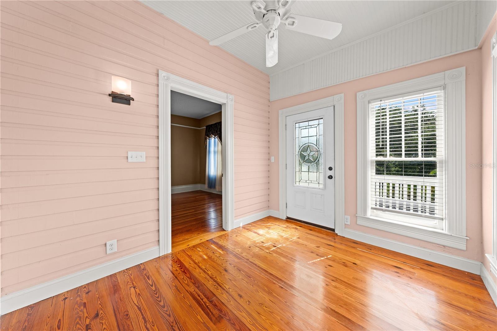 Image 33 of 100 For 212 Clyde Avenue