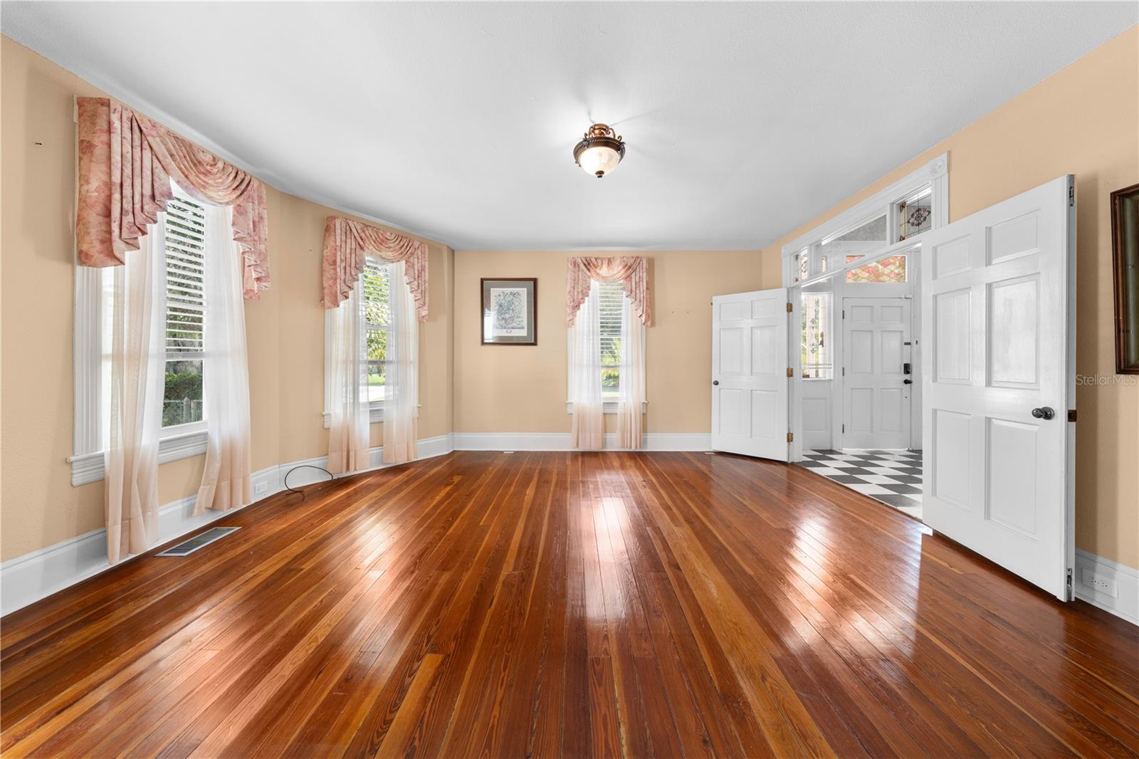 Image 55 of 100 For 212 Clyde Avenue
