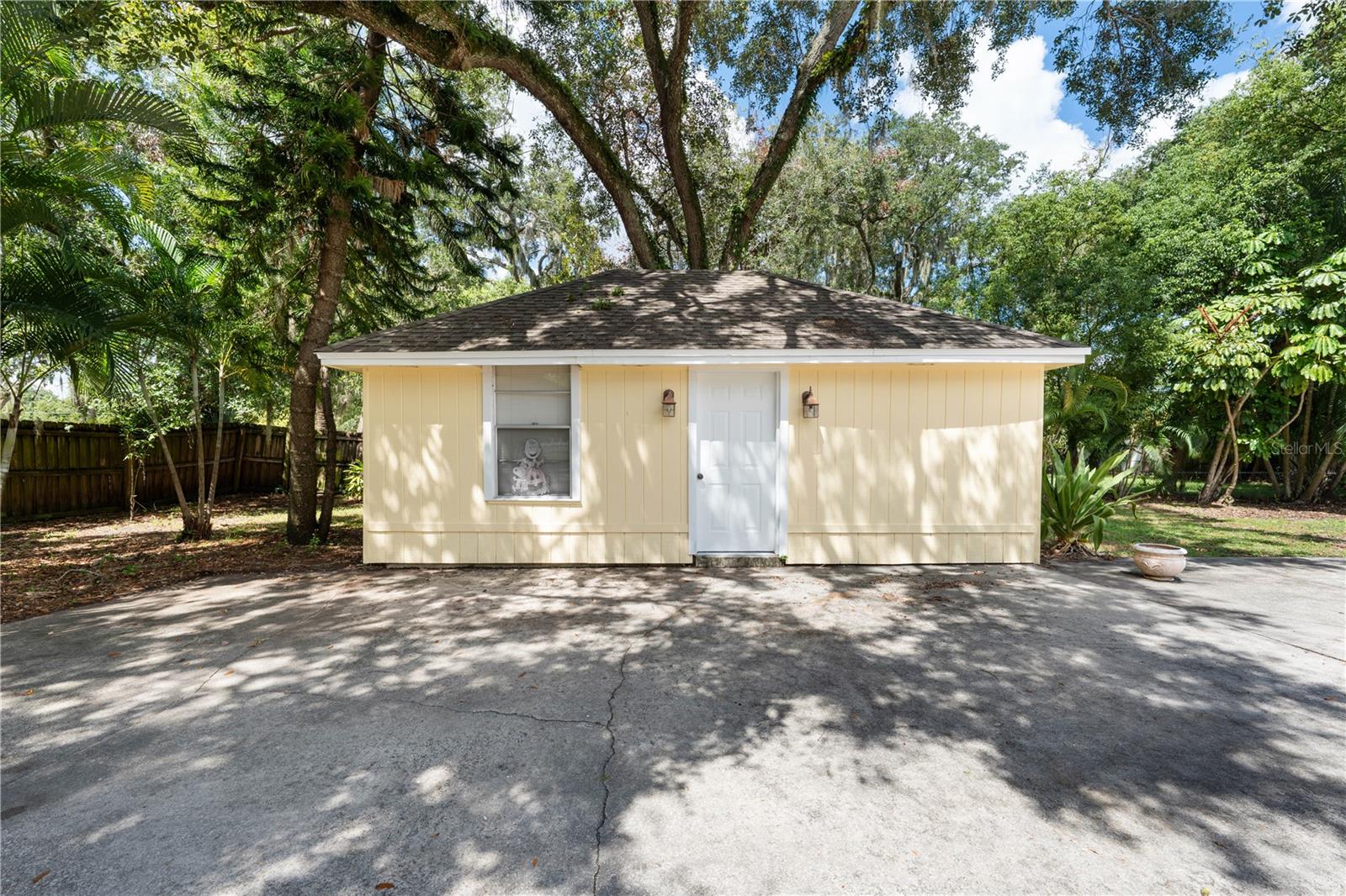 Image 72 of 100 For 212 Clyde Avenue