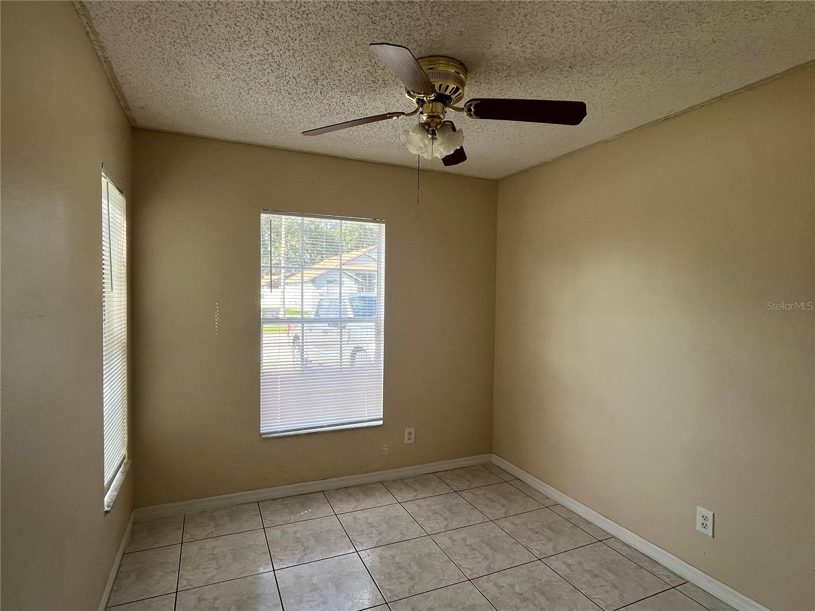 Image 13 of 16 For 2131 Rj Circle