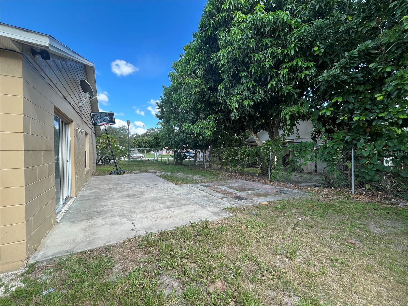 Image 16 of 16 For 2131 Rj Circle
