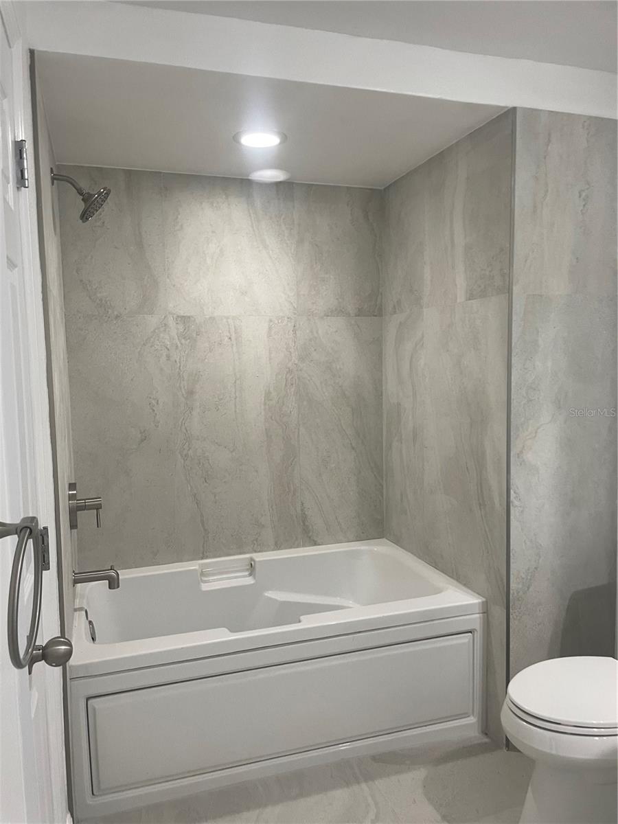 Image 18 of 29 For 322 Central Boulevard 1713