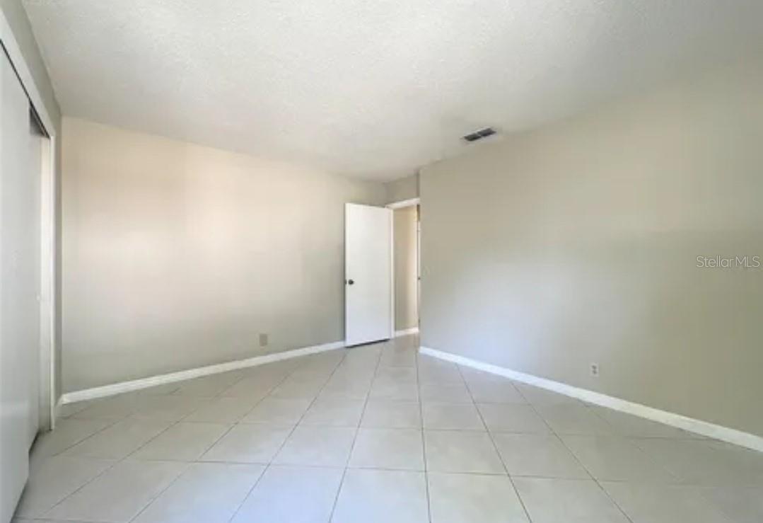 Image 6 of 21 For 623 Red Oak Circle 121