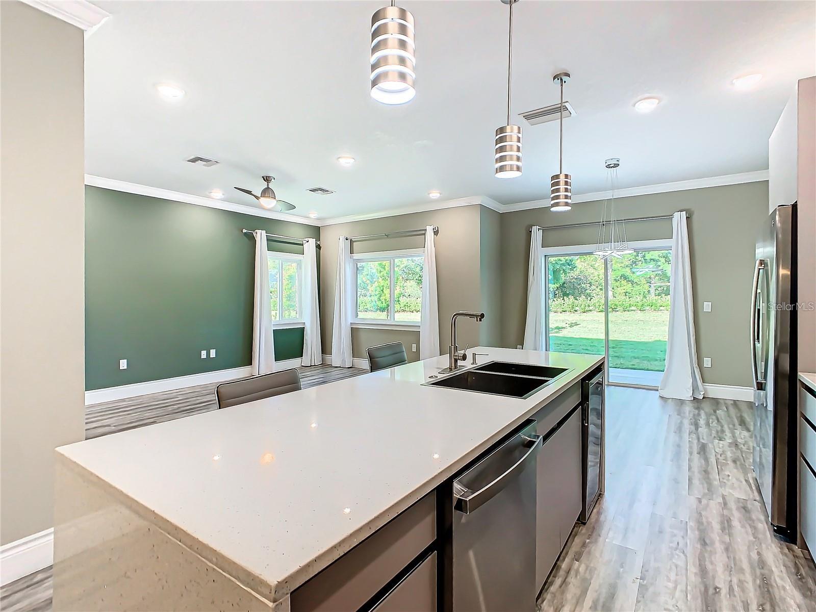 Image 12 of 50 For 2000 Greenbriar Terrace