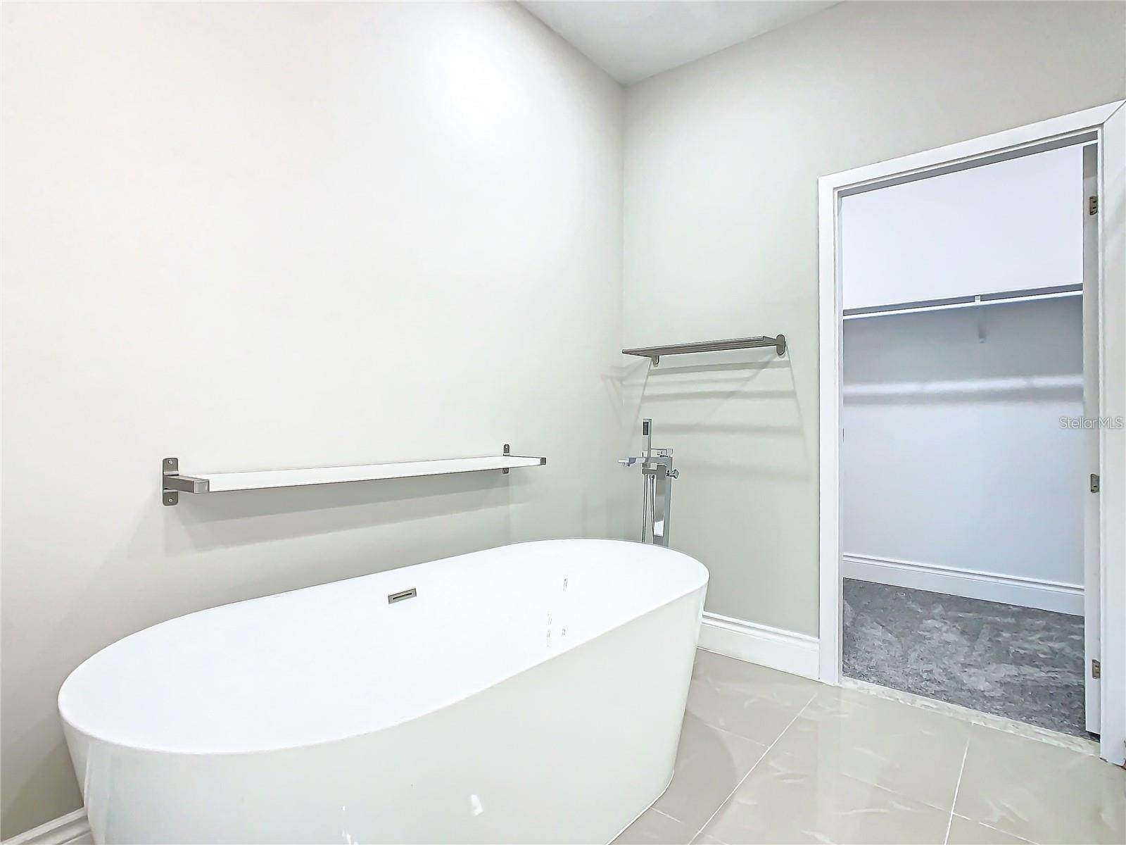 Image 41 of 50 For 2000 Greenbriar Terrace
