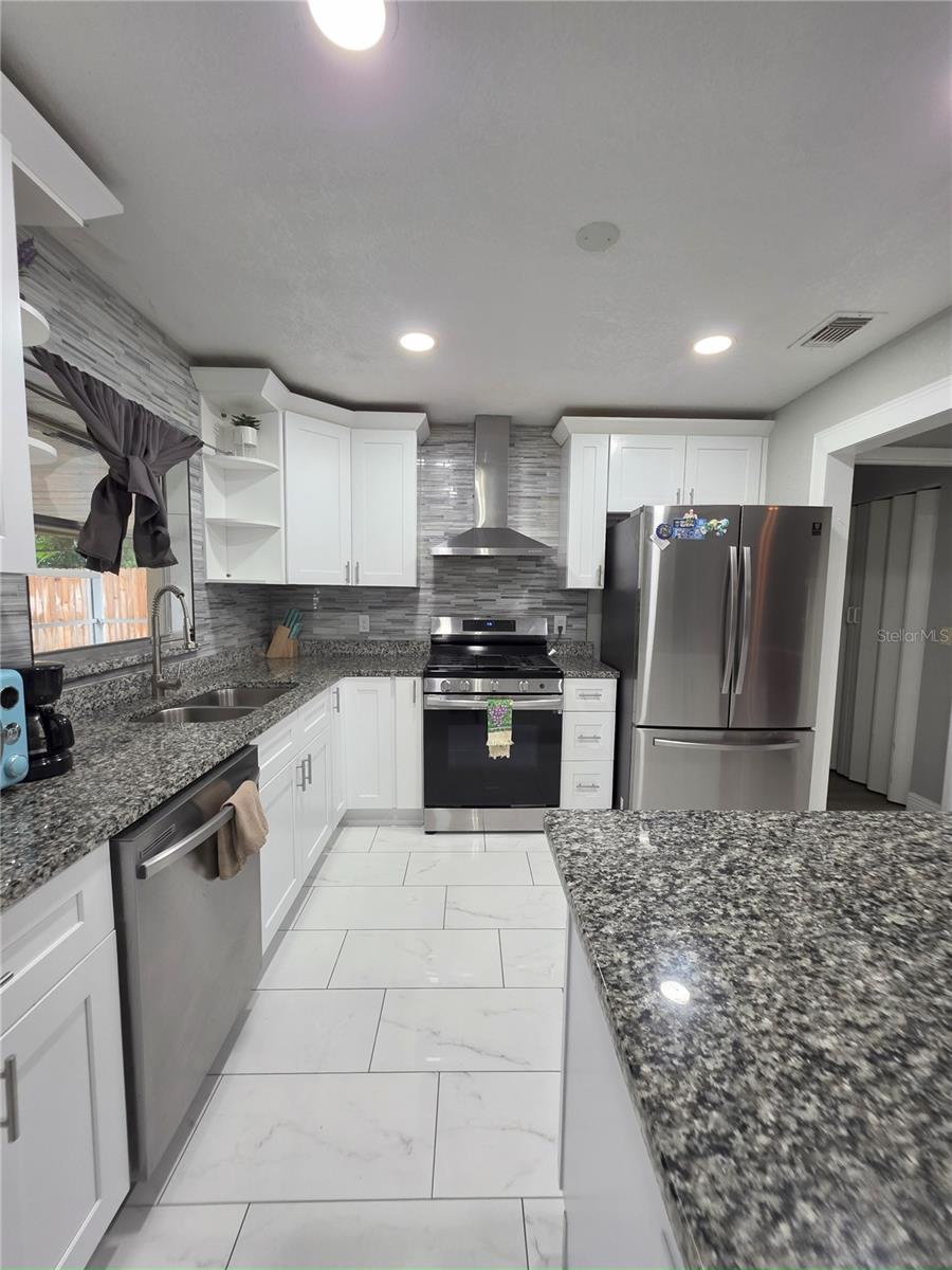 Image 19 of 20 For 7641 Compass Drive