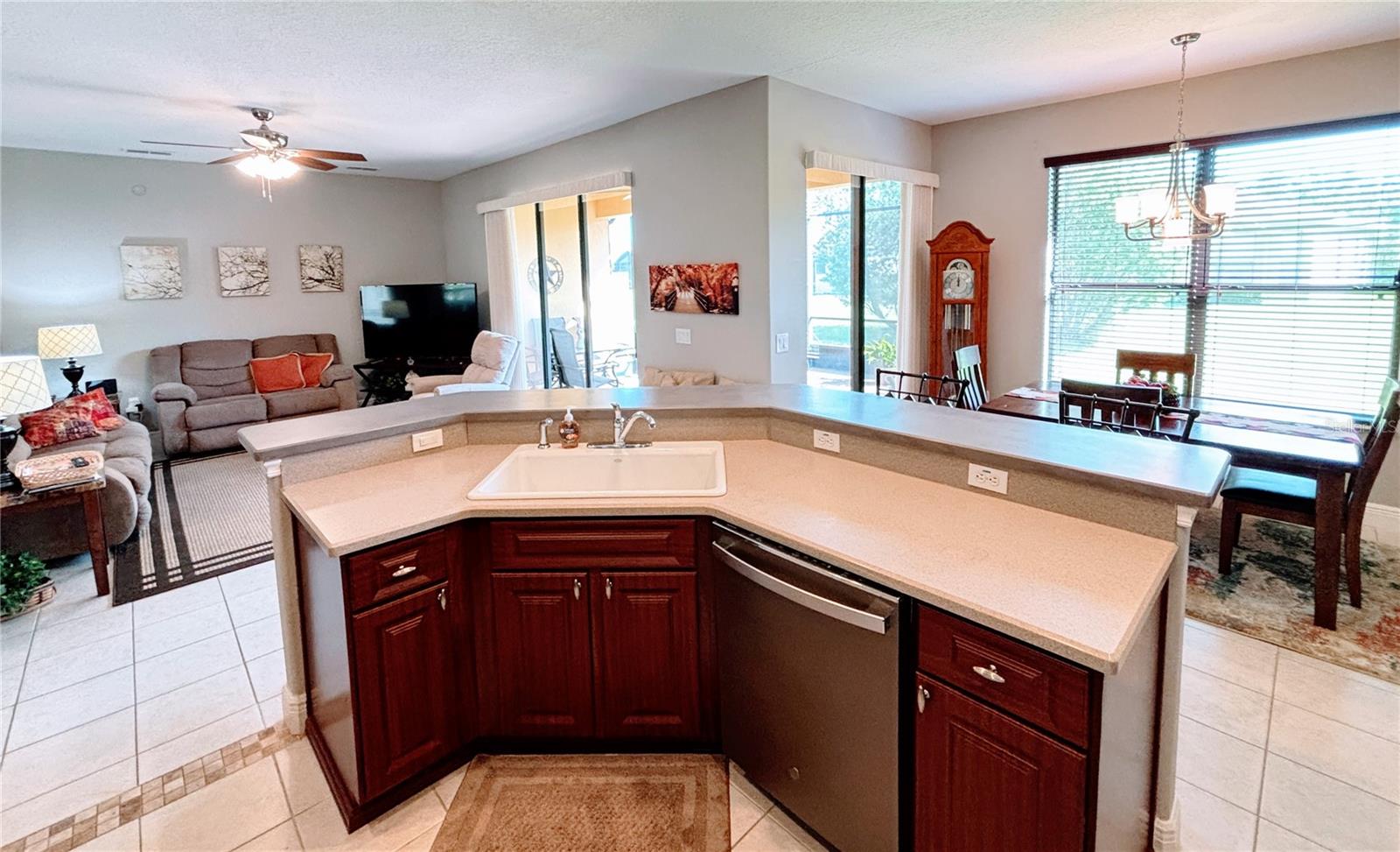 Image 8 of 62 For 134 Glendale Court