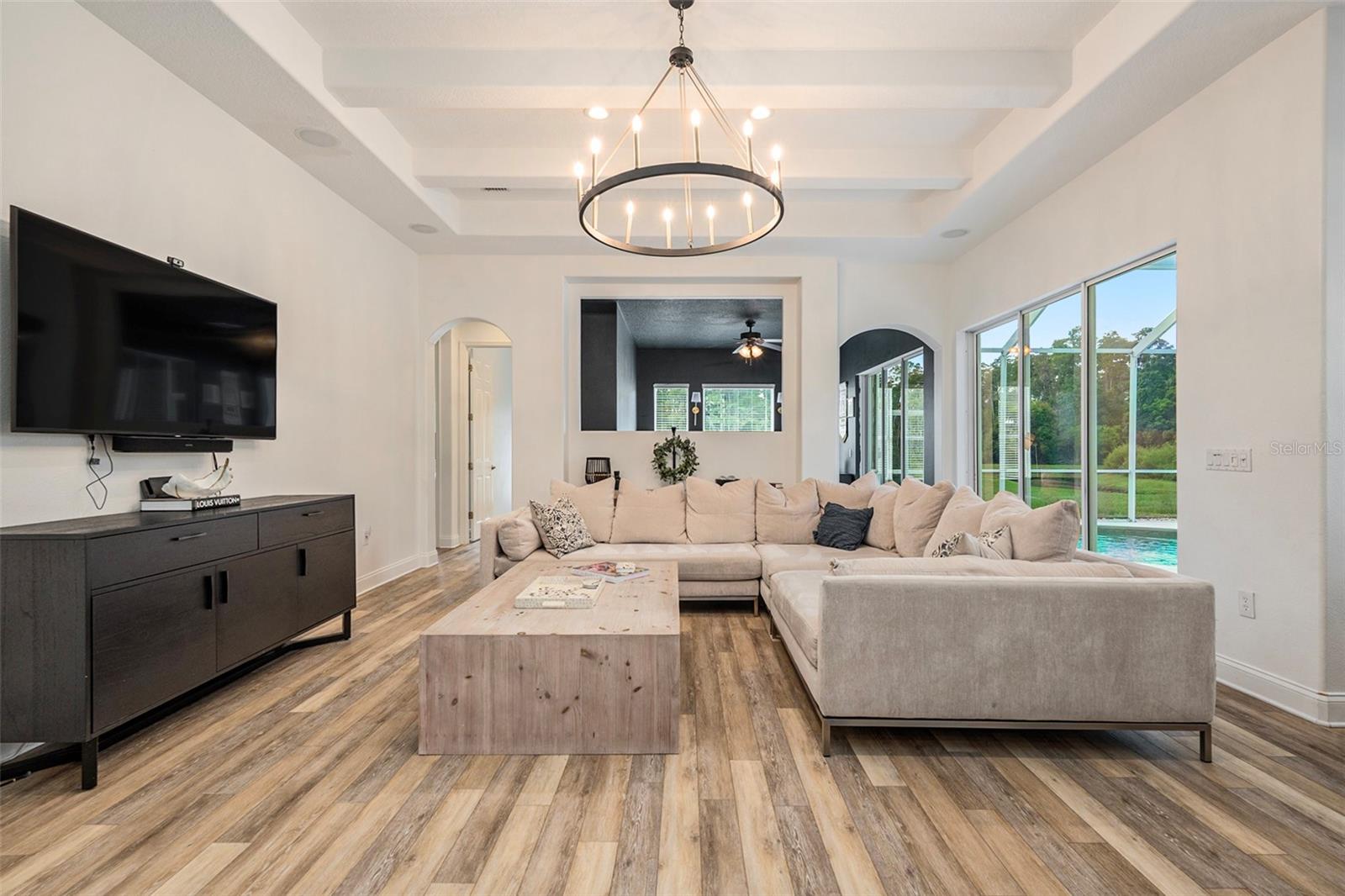 Listing photo id 13 for 2919 Marble Crest Drive