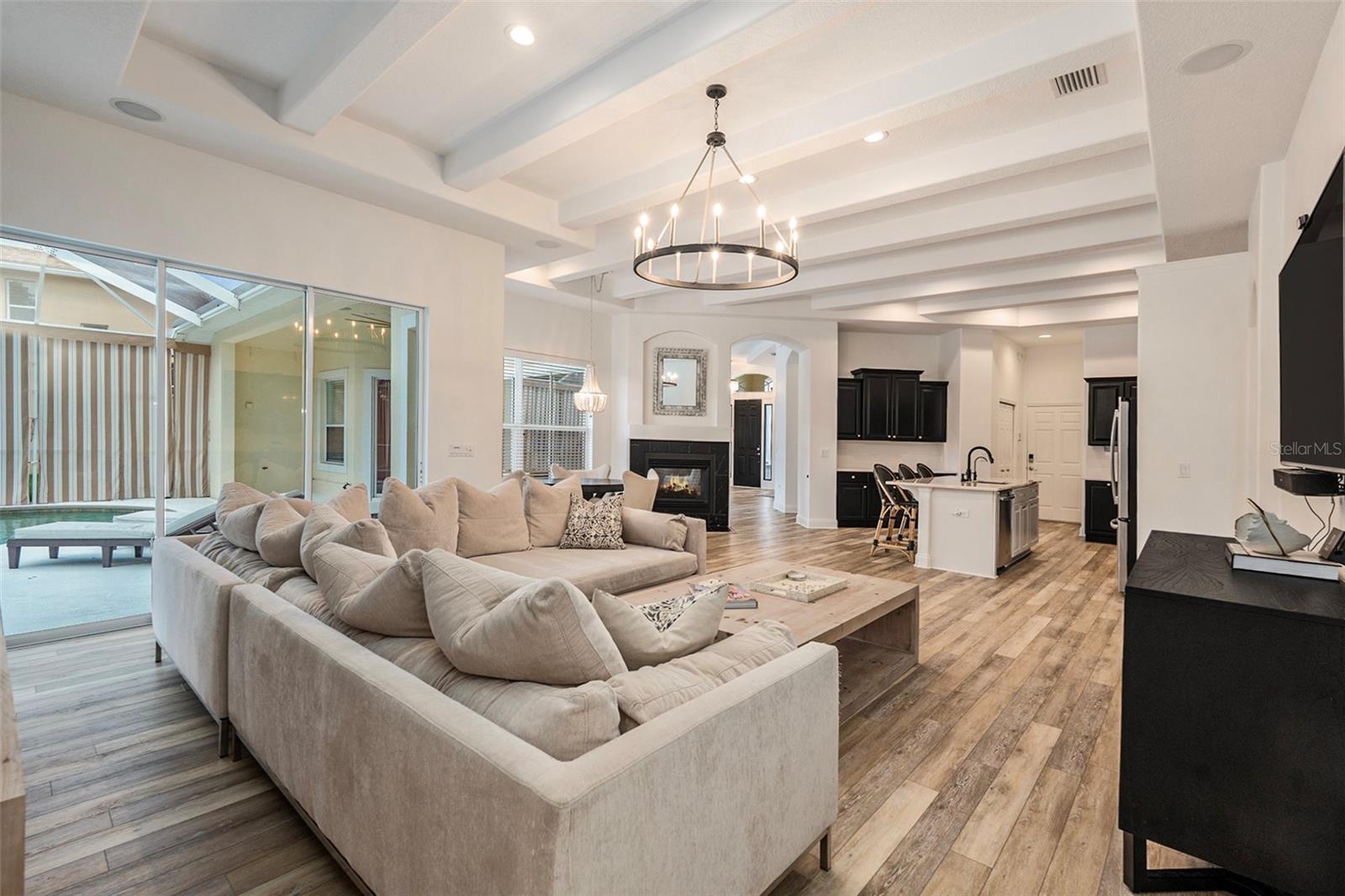 Listing photo id 14 for 2919 Marble Crest Drive