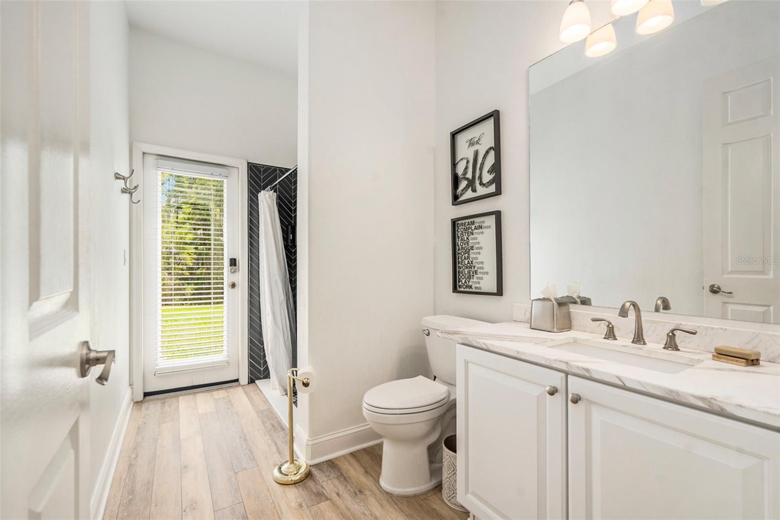 Listing photo id 25 for 2919 Marble Crest Drive