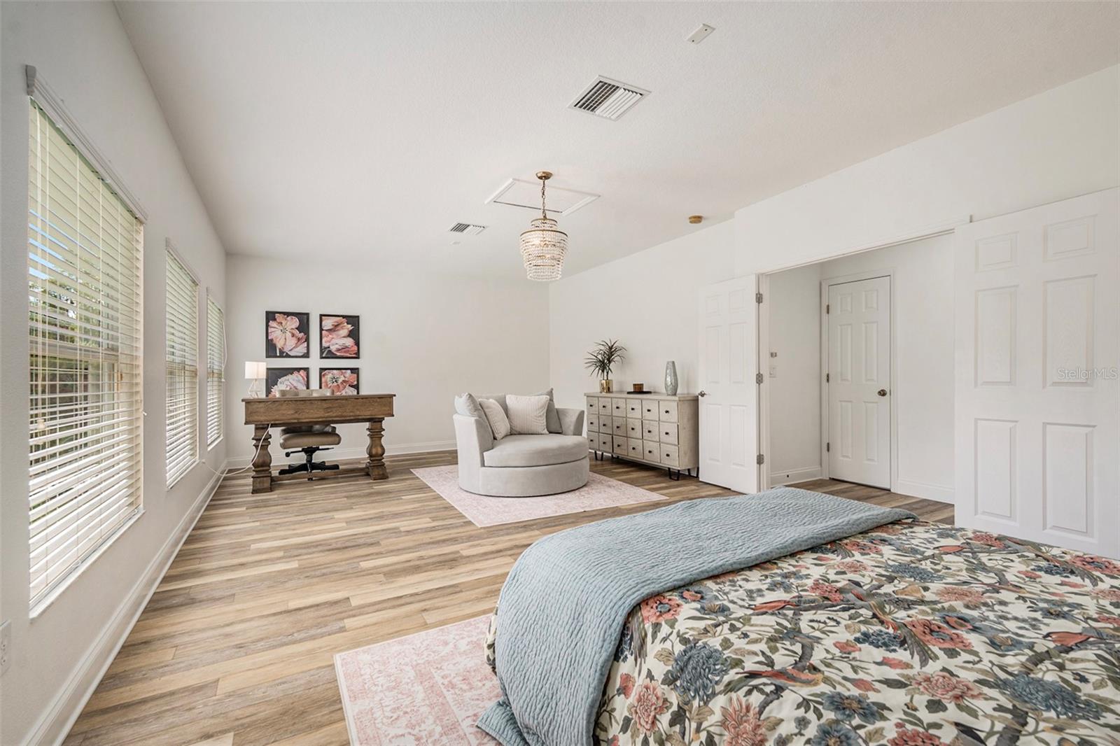 Listing photo id 27 for 2919 Marble Crest Drive