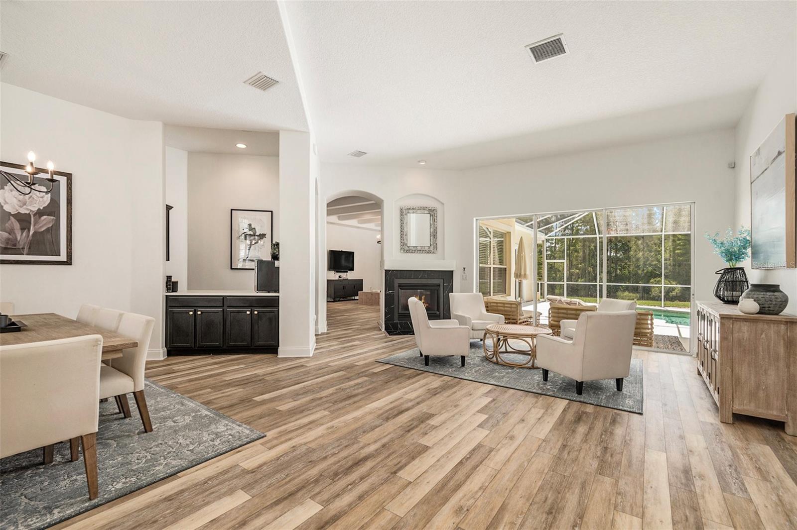 Listing photo id 2 for 2919 Marble Crest Drive