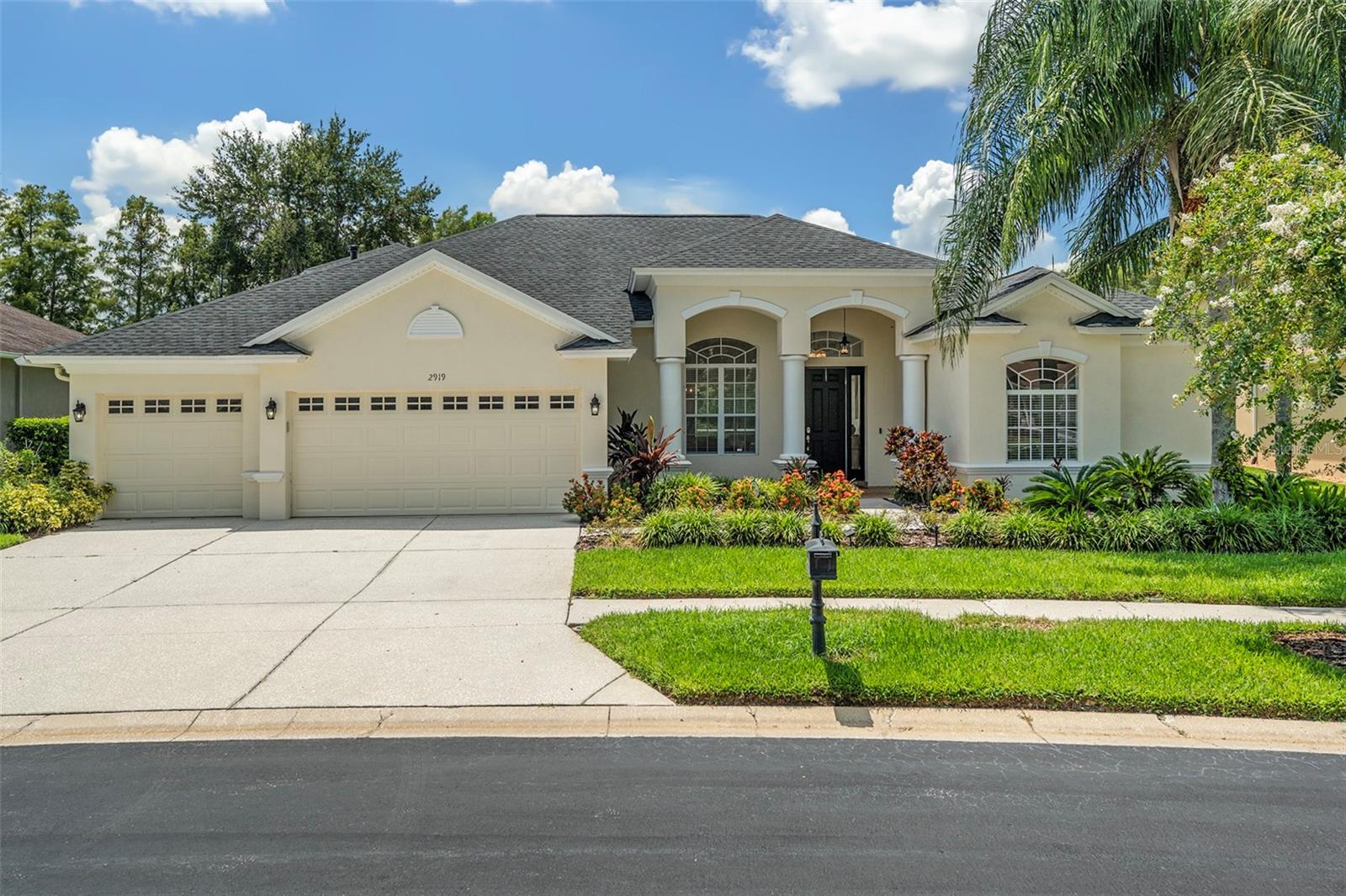 Listing photo id 41 for 2919 Marble Crest Drive