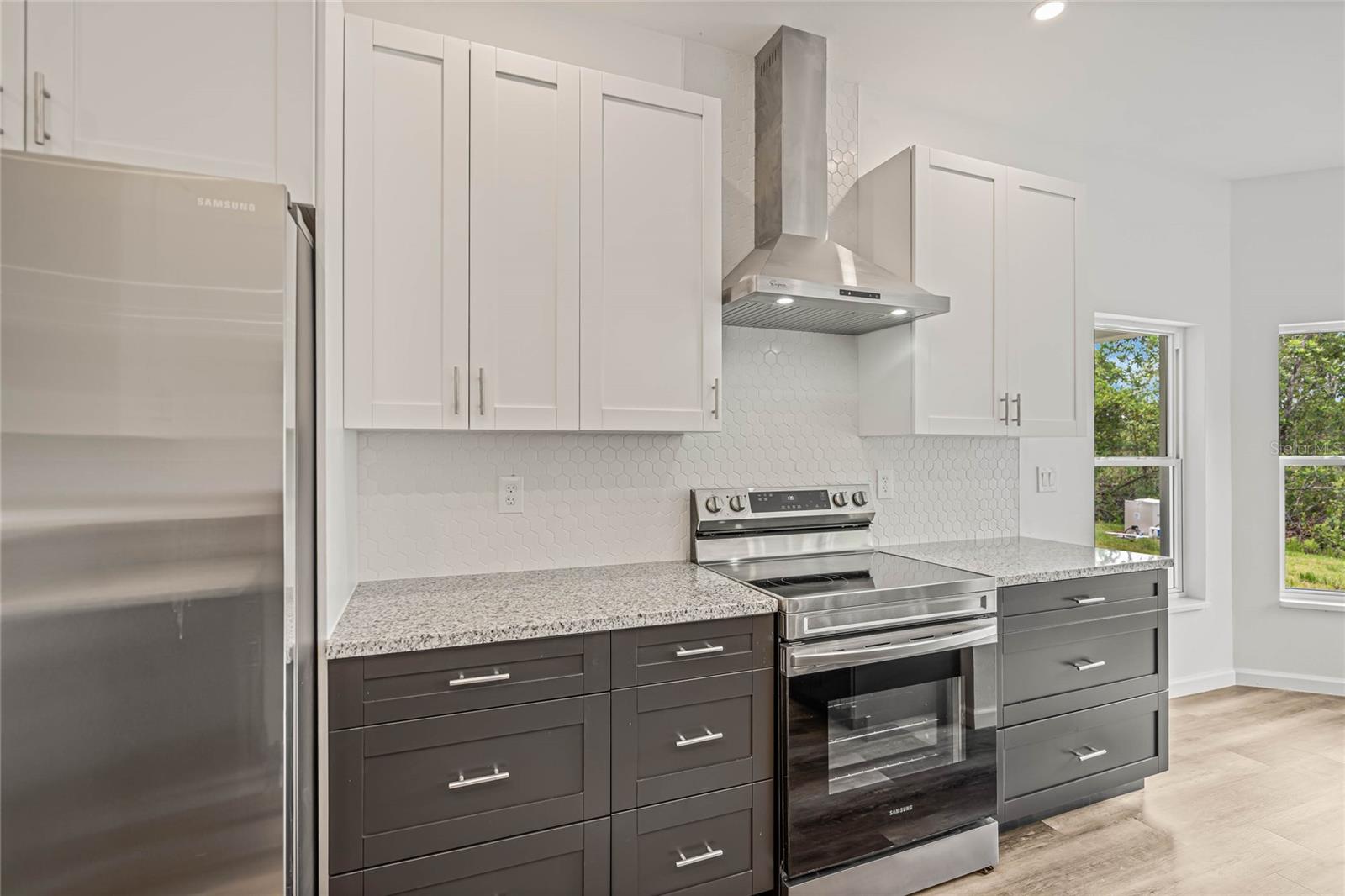 Image 9 of 27 For 8001 Leonardo Street